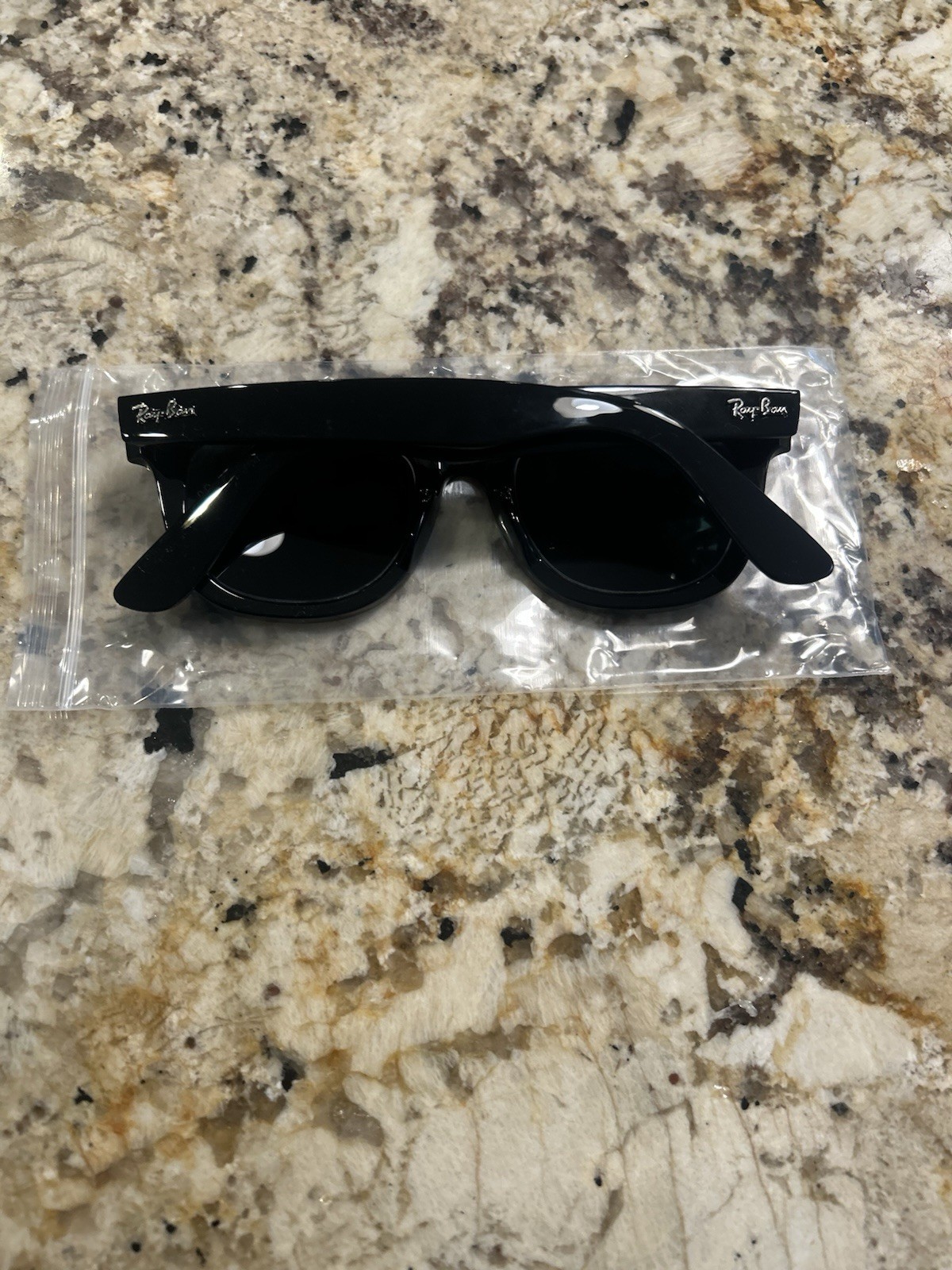 Ray-Ban Original Wayfarer RB2140 Black G-15 Green Lenses Sunglasses Brand New