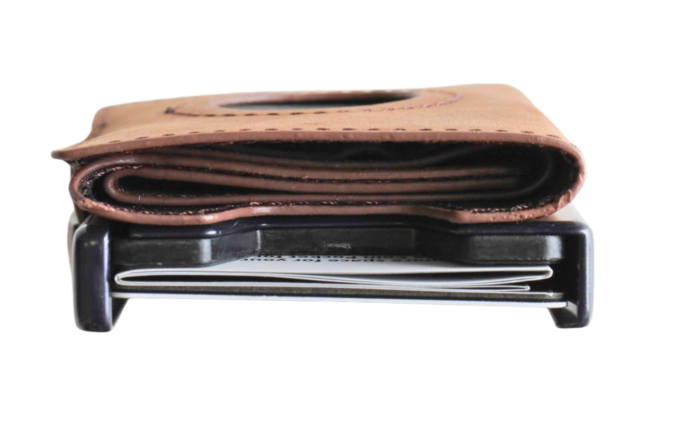 ZNAP RFID Blocking Slim Brown Leather Aluminum Wallet – 12 Card – Air Tag Pocket