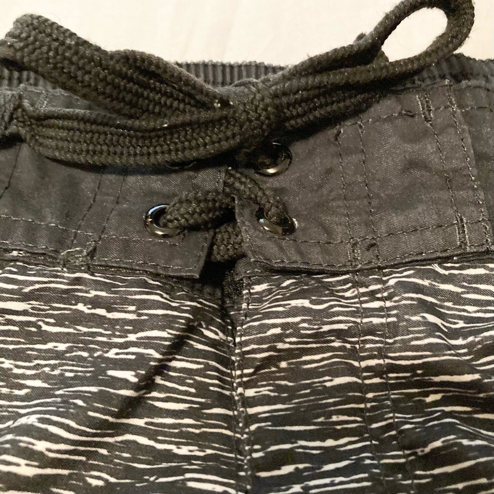 U.S. Apparel Swim Trunks Men Large Black Grayish White Stripe Drawstring Beachy