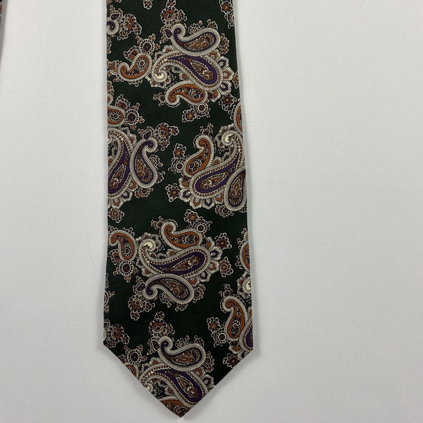 J.S.A. Bank Executive Collection Men’s Green Woven Silk Paisley Pointed Tie