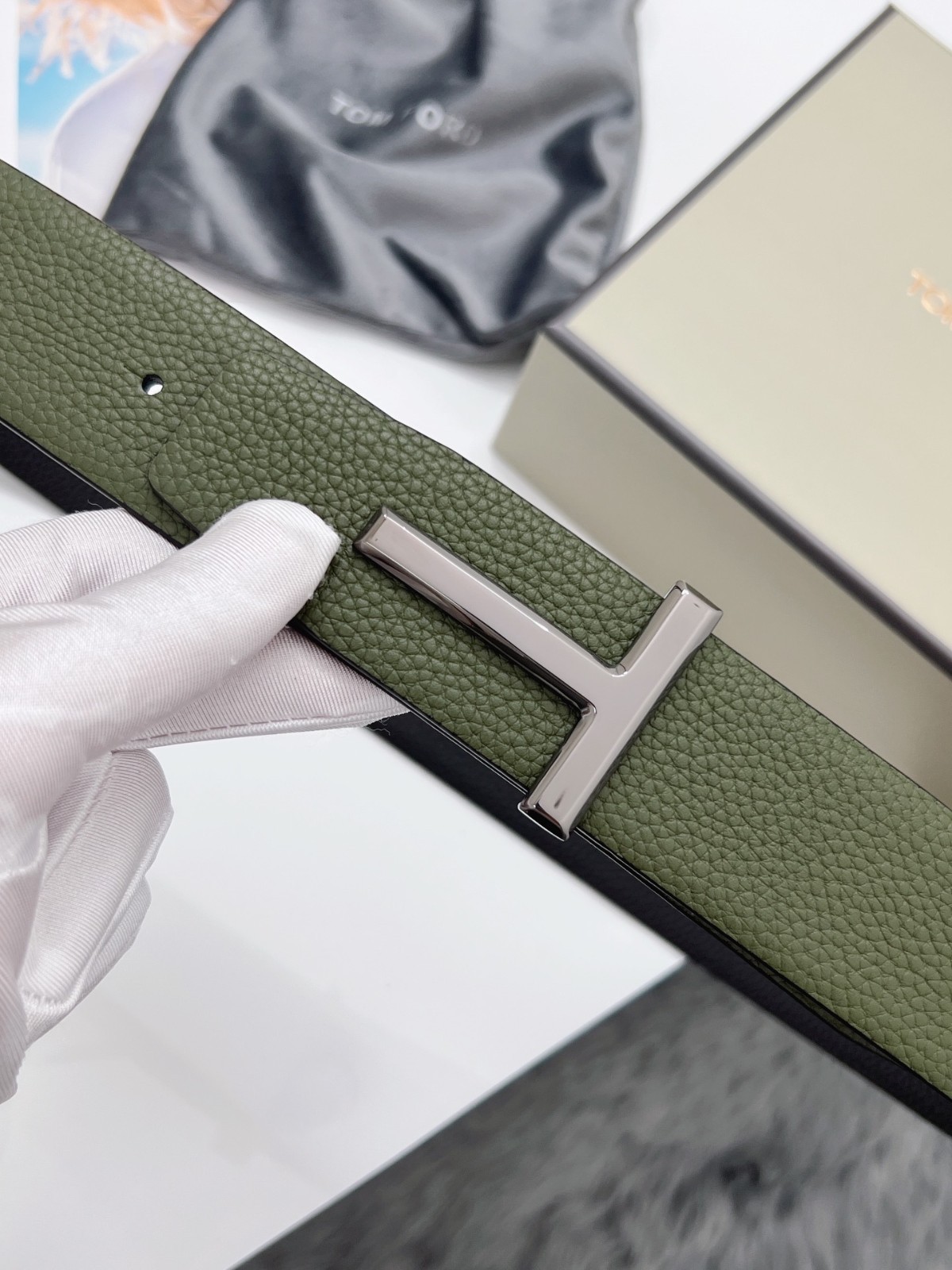 Tom Ford Belt Reversible Silvery T-Buckle, Green/Black Calfskin Leather