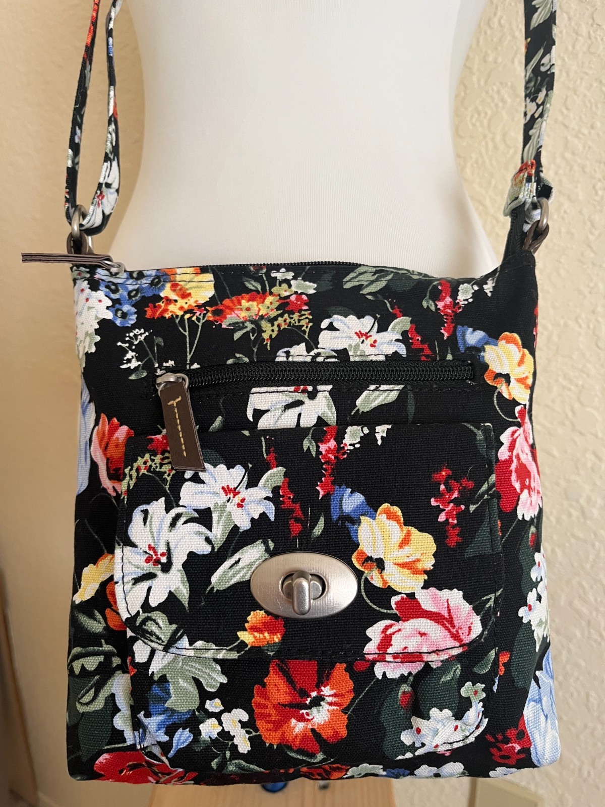 Black Multi-Color Wildflowers Cotton Canvas Crossbody Purse 9″ Sq X 1.5″ No Wear