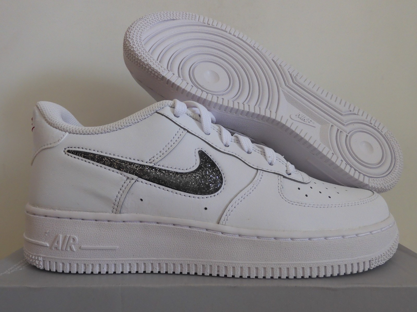 Nike Air Force 1 LV8 (GS) White-Black-Very Berry Sz 7Y [DC9651-100]