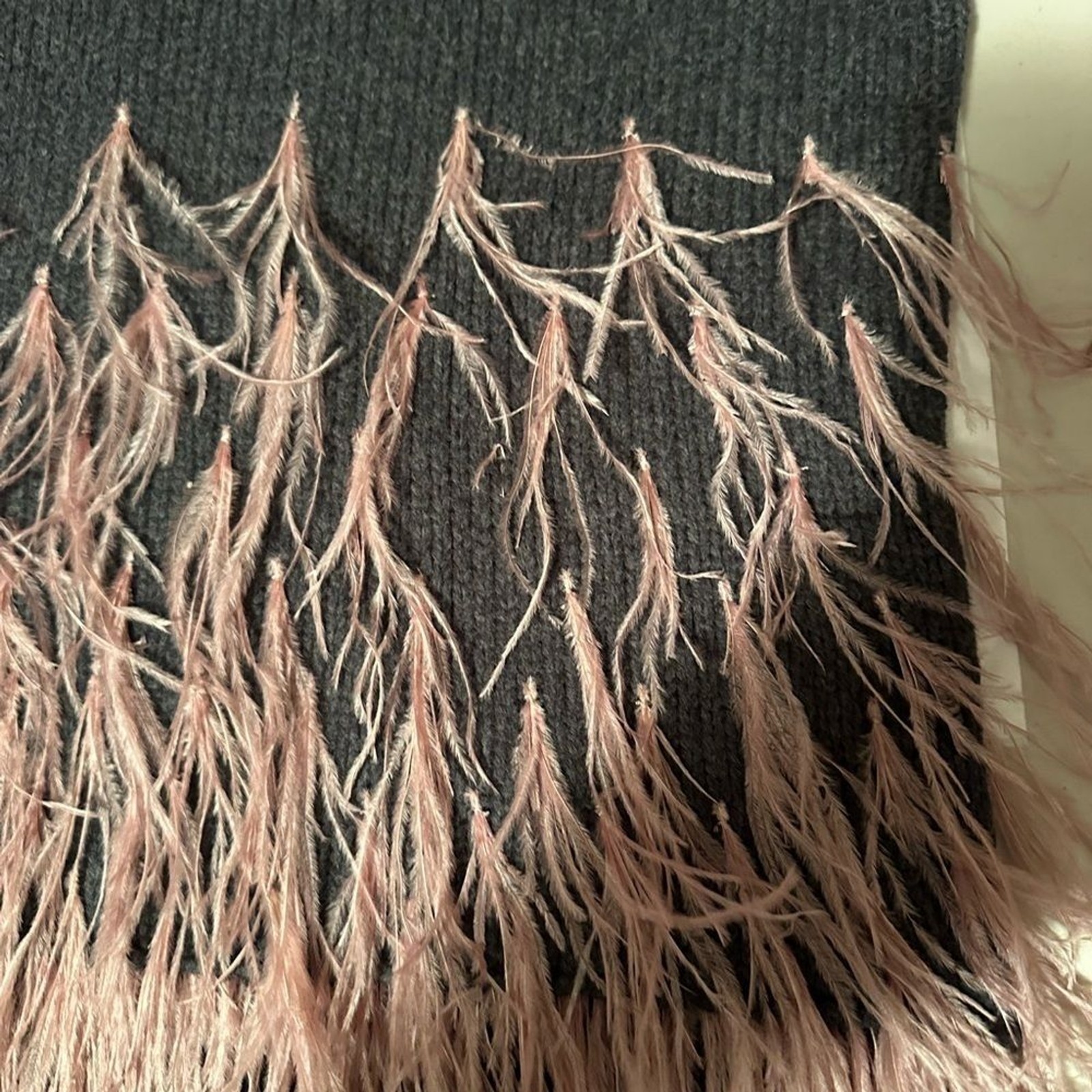ELIZABETH AND JAMES Grey with Pink Ostrich Feather Trim Sweater size medium