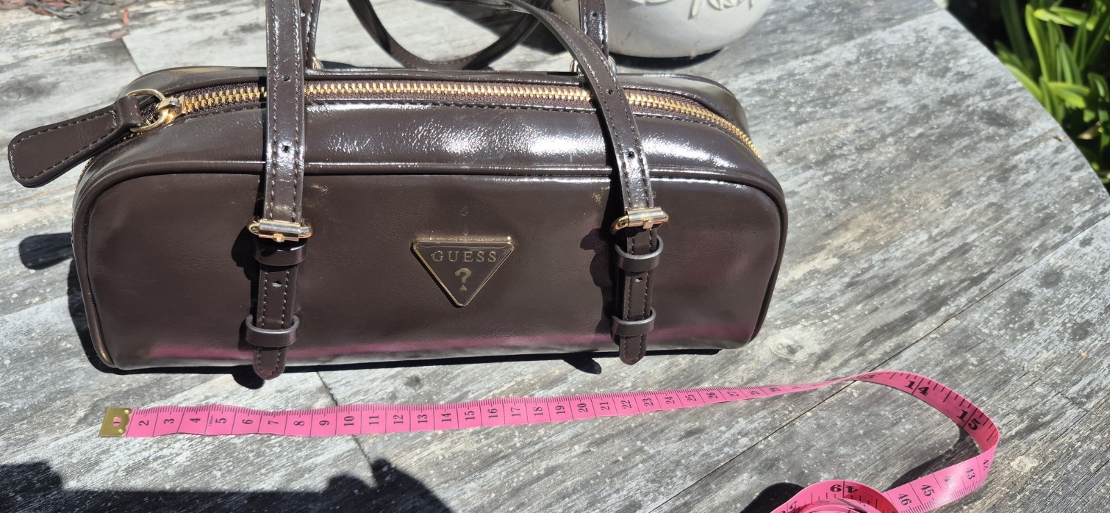 GUESS Brown Shoulder Bag Zip Top Gold Hardware Logo Lined Beige Interior
