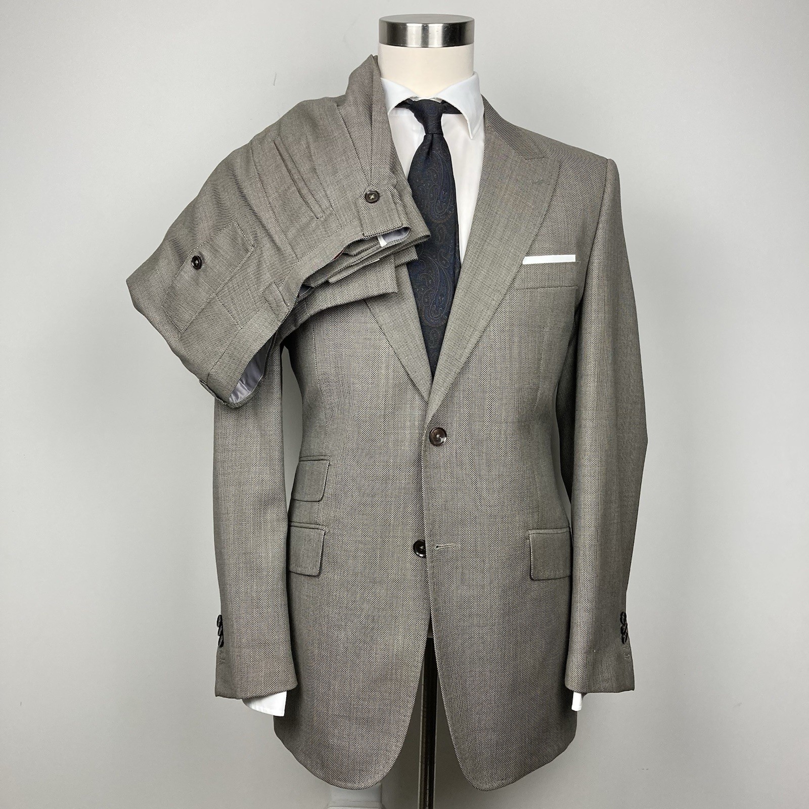 Tiglio Rosso Men’s 2-pc suit Jacket 42R 2-Btn Pants 32W 27L Made Italy Wool
