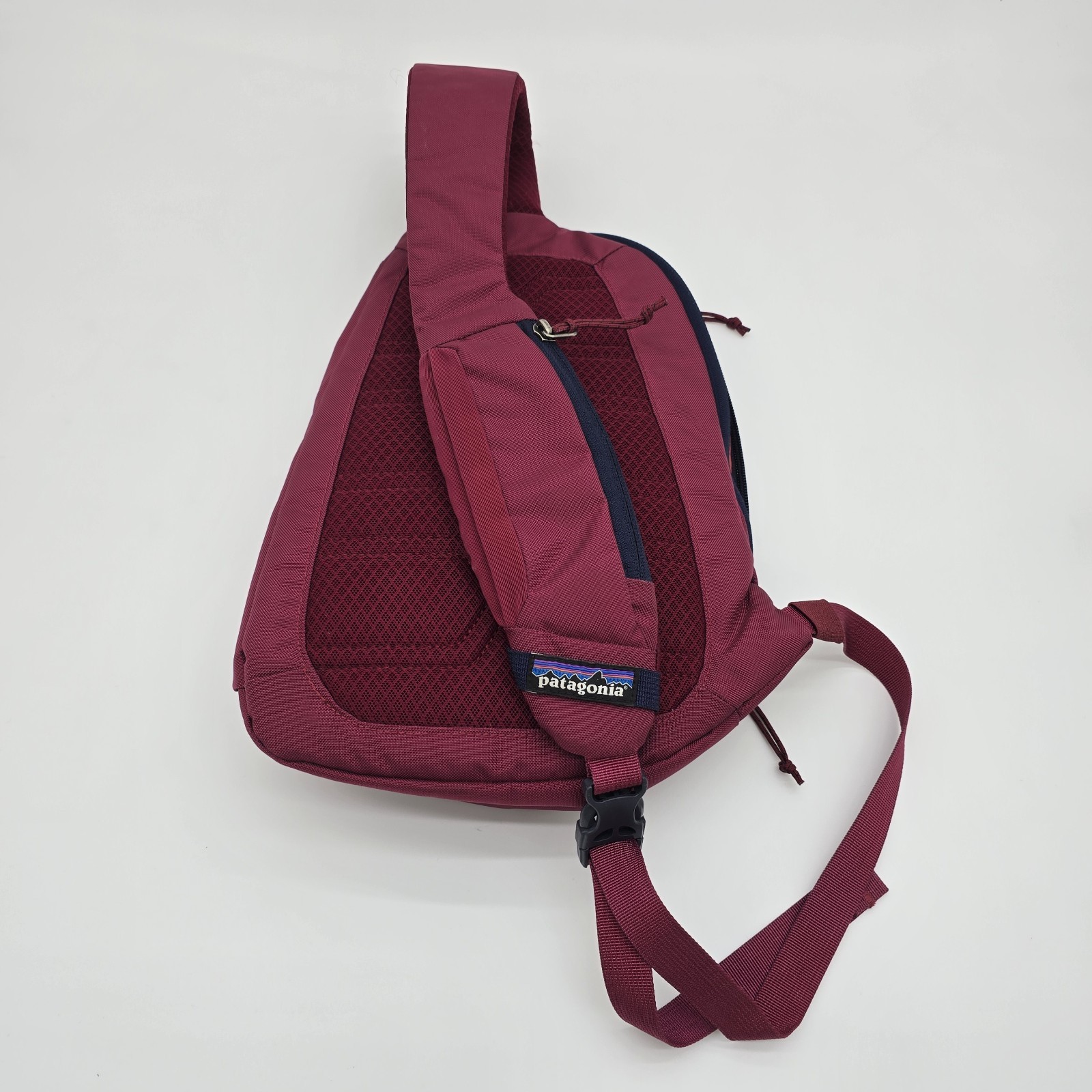 Patagonia Atom 8L Classic Burgandy/Navy Crossbody Sling Bag Backpack – Read