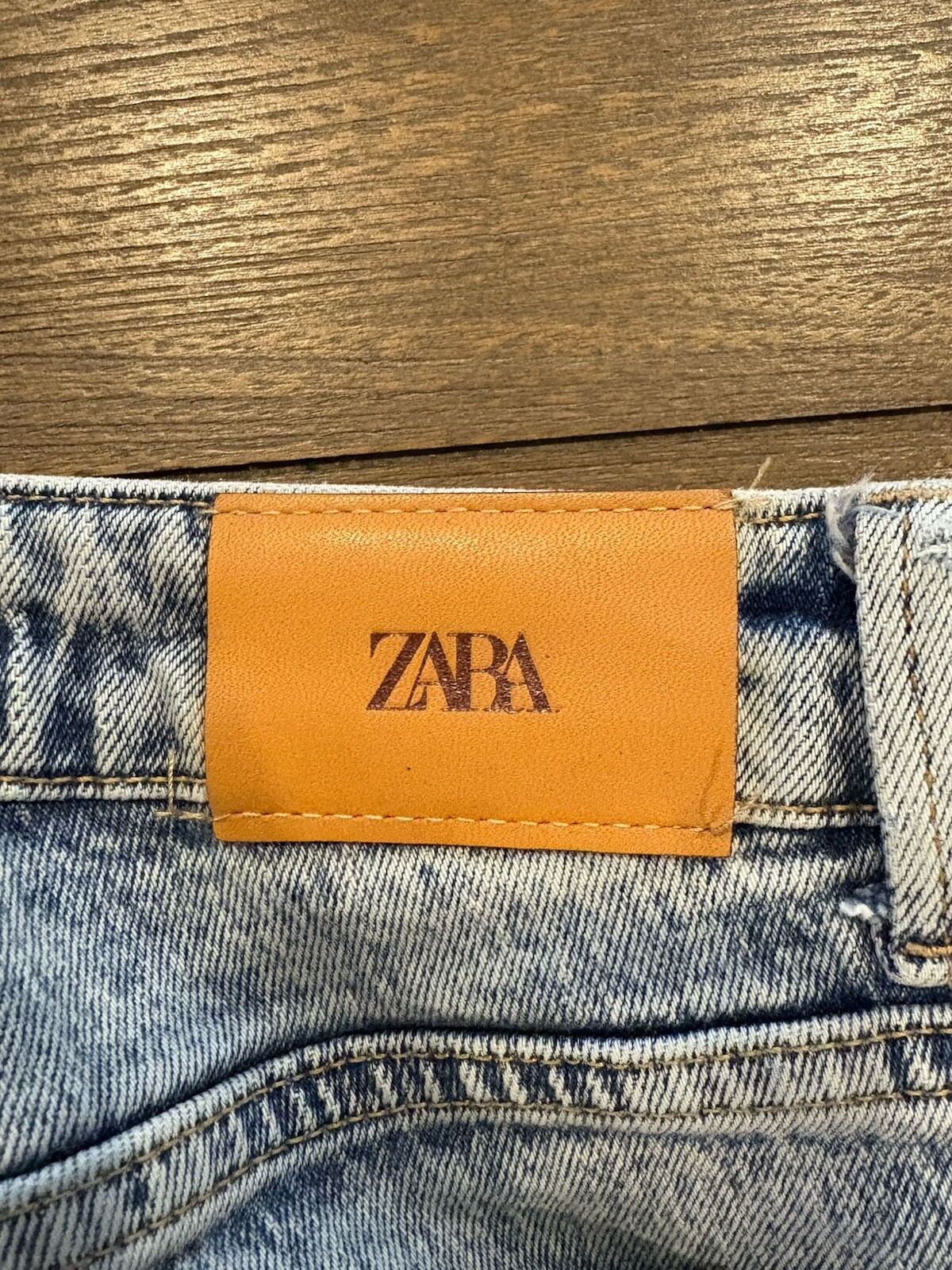 Zara Raw Hem Women’s Sz 2 Light Wash Blue Denim Button Down Jean
