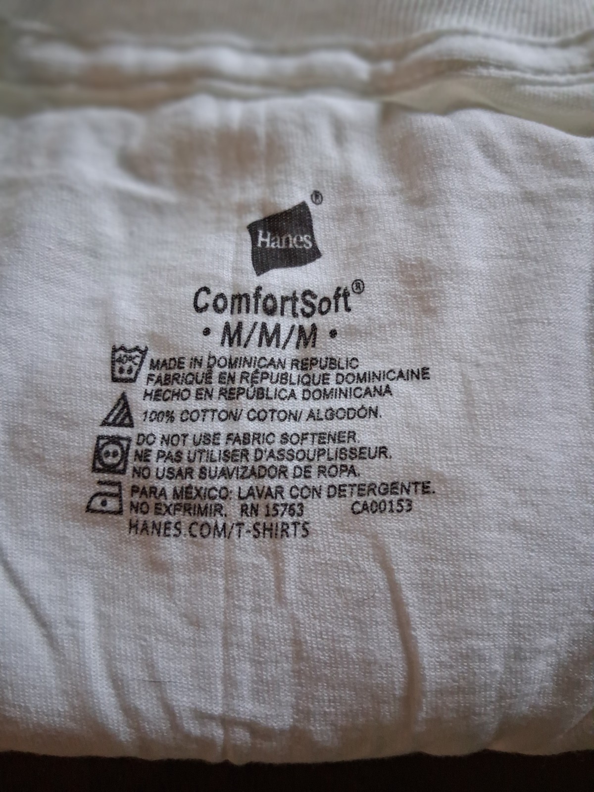 Hanes ComfortSoft Tagless classic V-Neck T-Shirt Undershirt cotton, Size Med New