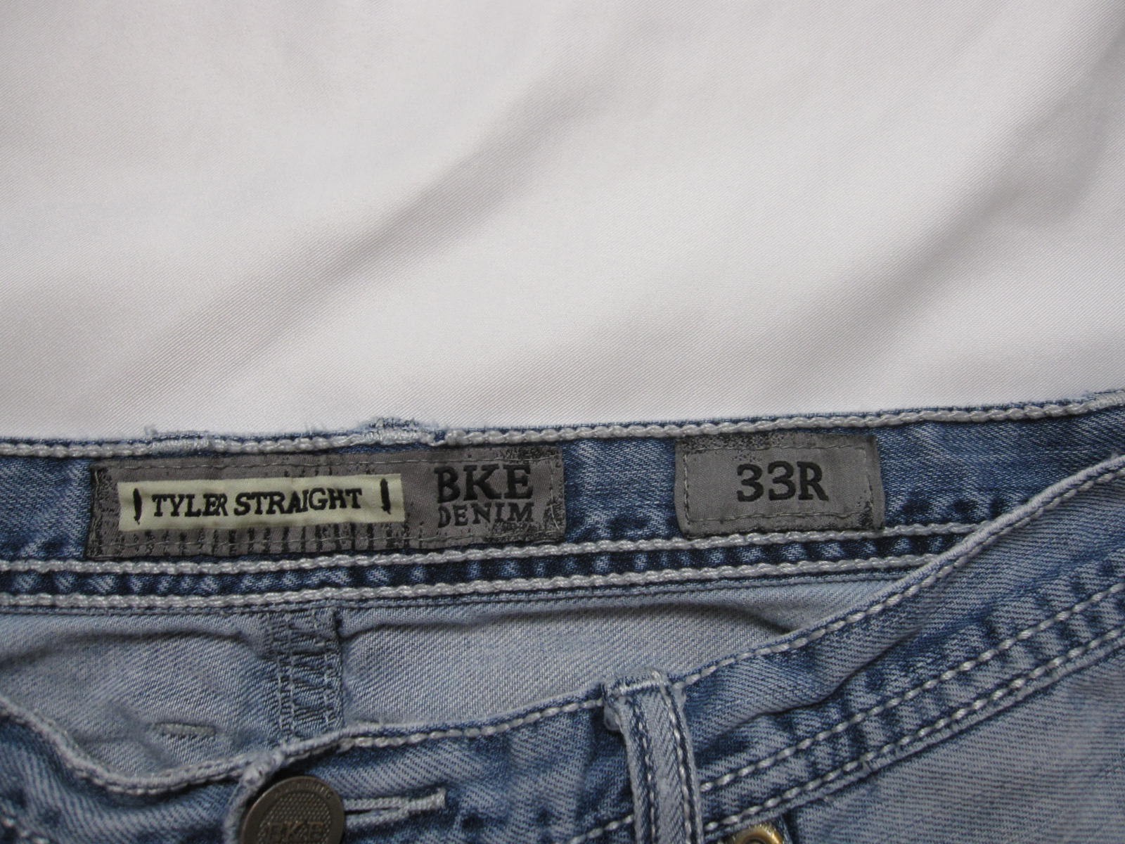 BKE Tyler Straight Jeans Men 33R Distressed Blue Denim Y2K McBling Buckle(MP591)