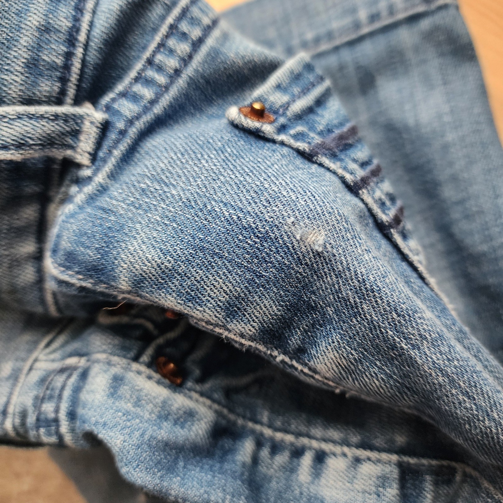7 FOR ALL MANKIND Dojo Crop Capri jeans y2k light wash 28