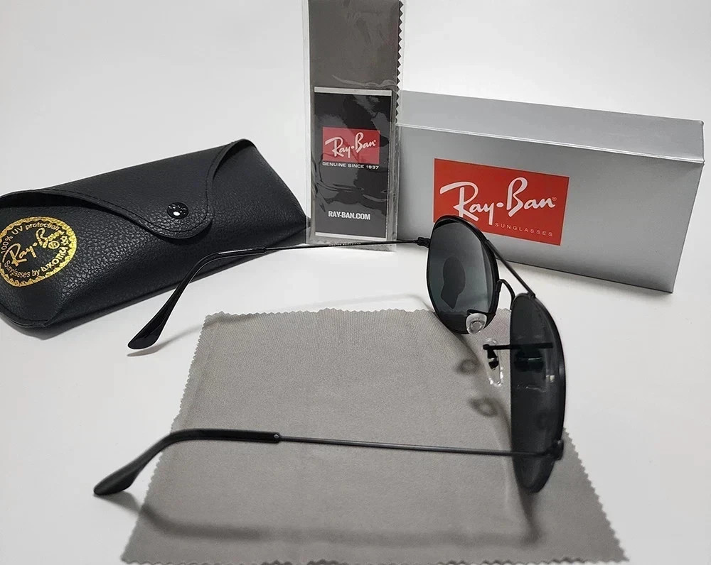 Ray-Ban RB3025 Aviator Sunglasses, Black Frame, 58-millimeter Gray Lenses