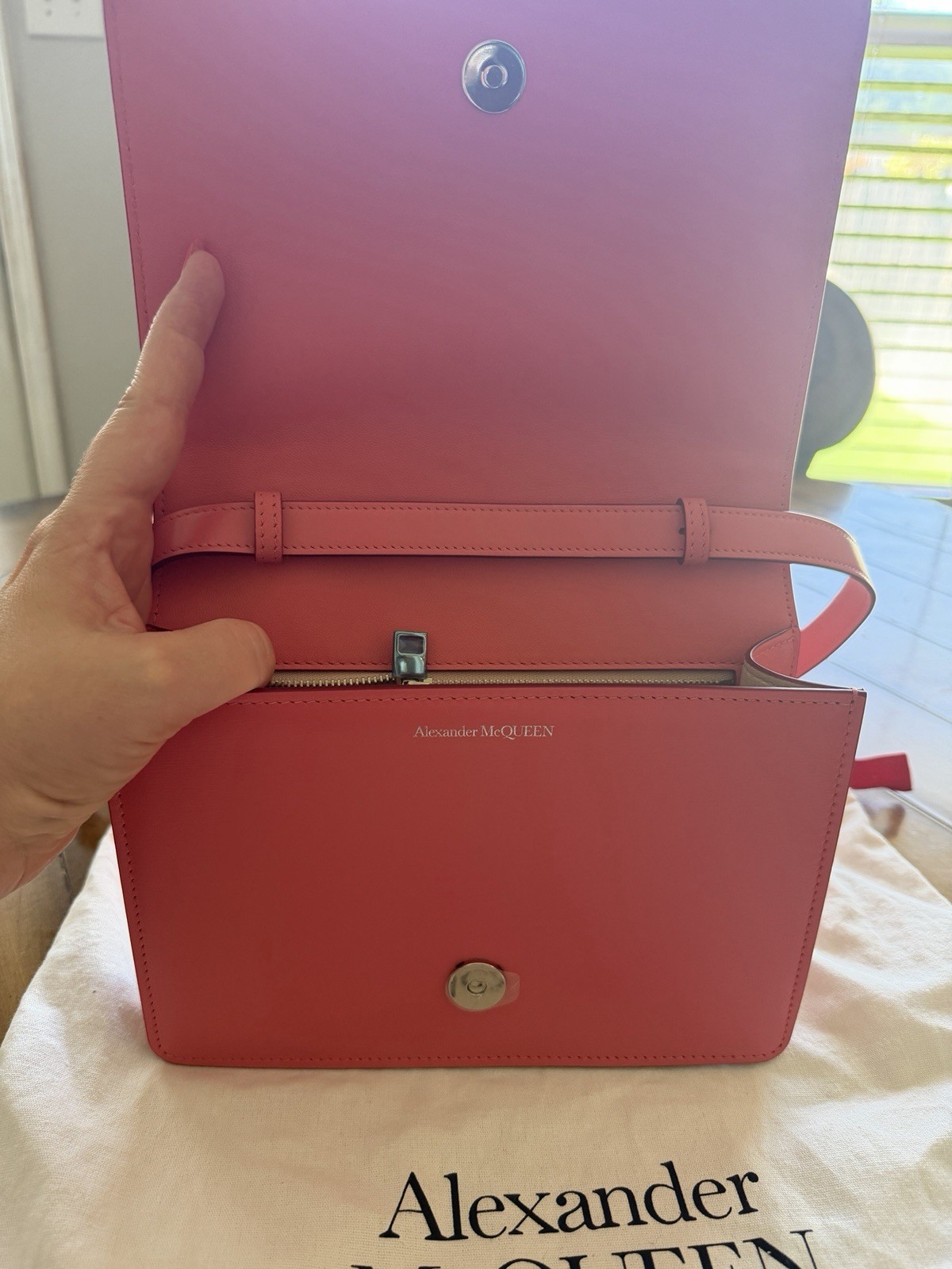 NWT Alexander McQueen Coral Crossbody Silver Hardware Magnetic Closure Dust Bag