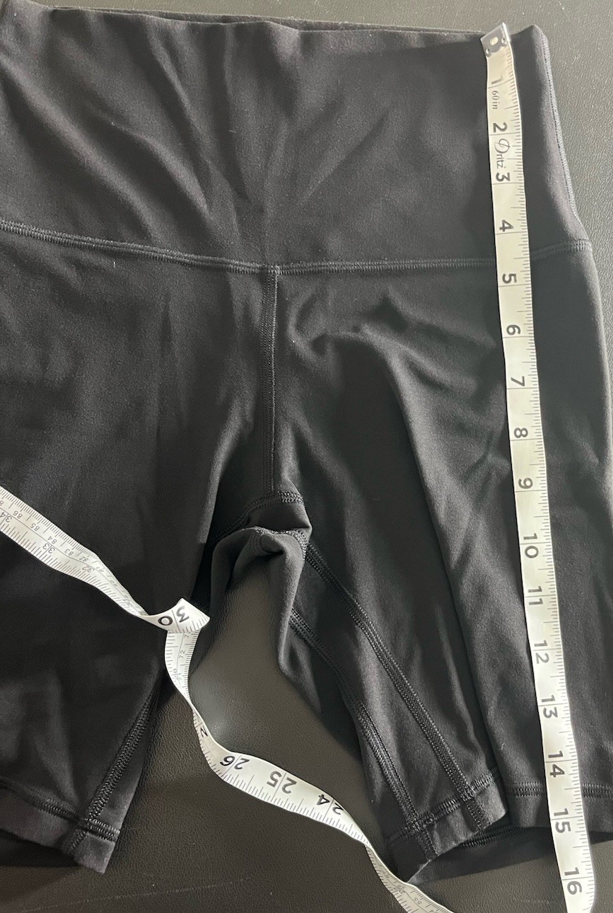 Lululemon Align Short 8″ (Size 4) Black Workout Gym Activewear