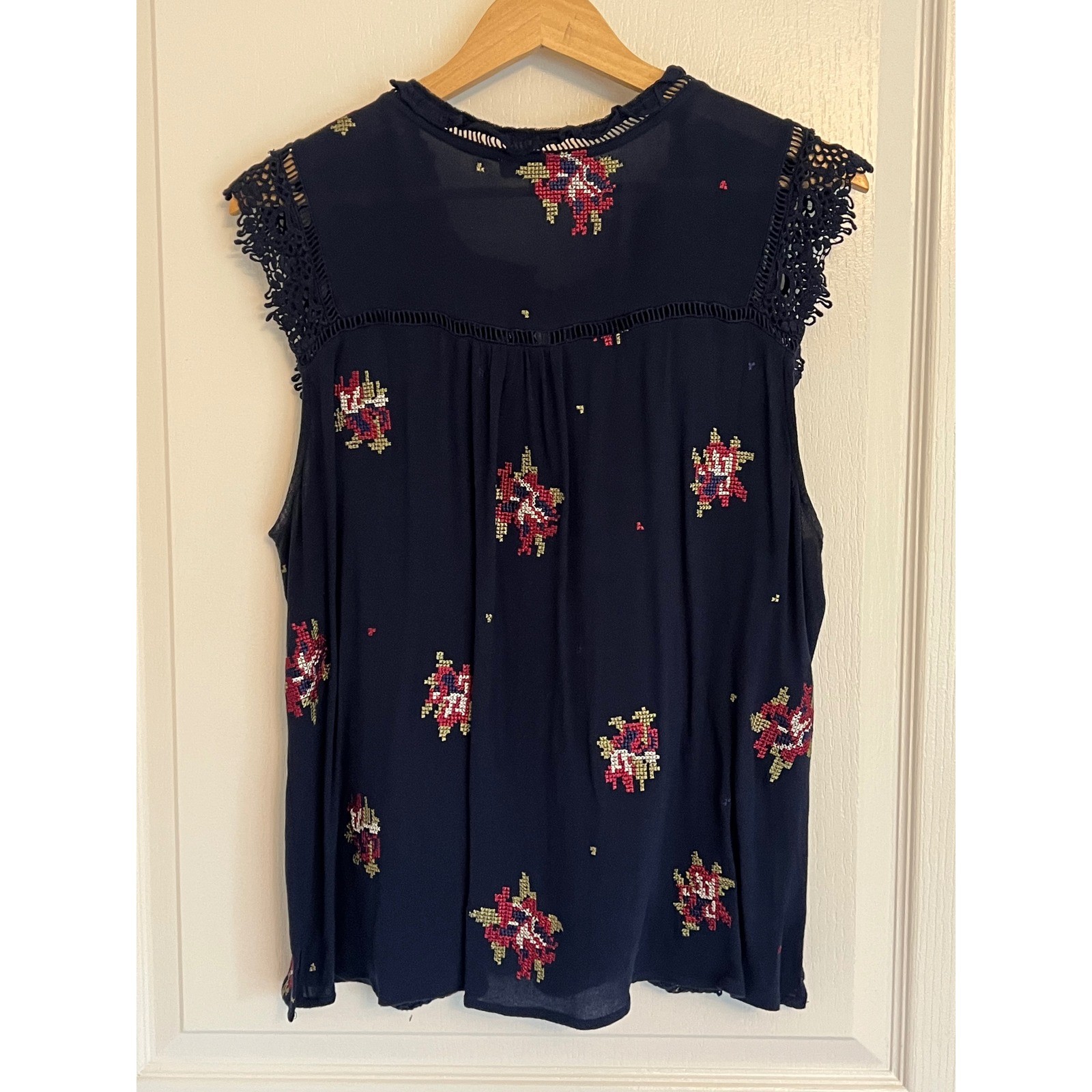 Pale Sky Navy Blue Floral Cross-Stitch Embroidered Crochet Lace Blouse XL