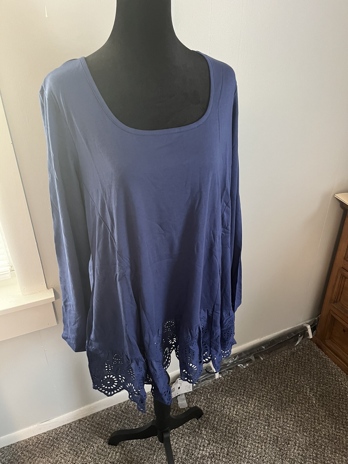 LOGO by Lori Goldstein Cotton Modal Top w/ Eyelet Lace Hem Twilight 1X A394179