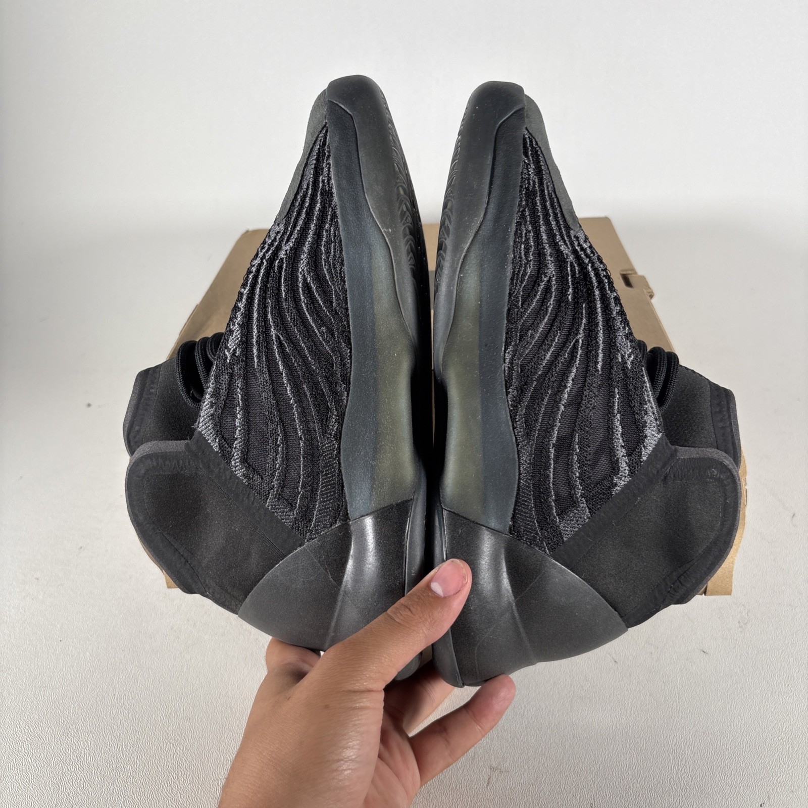 Size 5.5 – adidas Yeezy Quantum Onyx