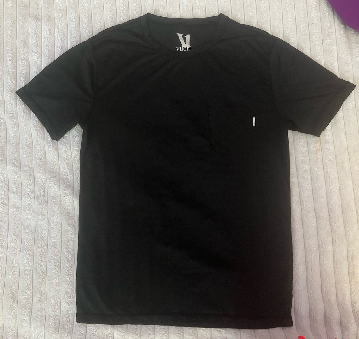 Vuori Tradewind Performance Tee T-Shirt Mens Medium Gym Workout Training Pocket