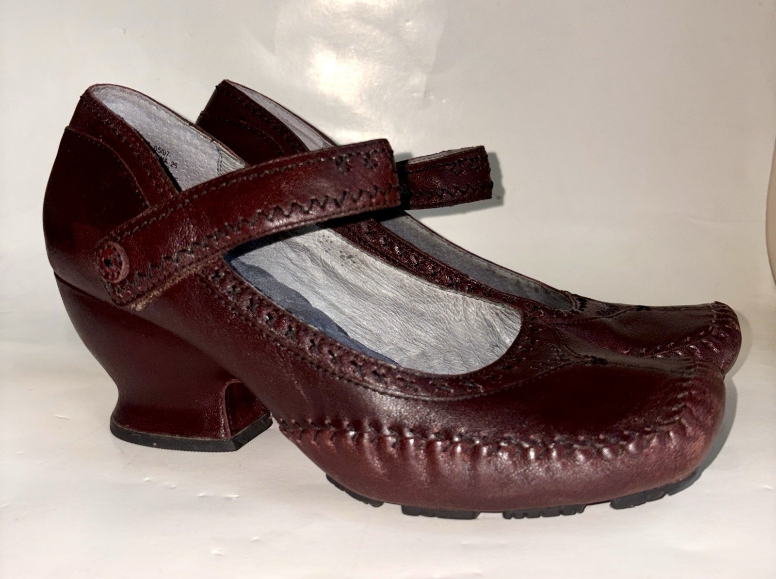 Womens Clarks Indigo Brown Leather Mary Jane Heels Square Toe Retro Goth Size 9