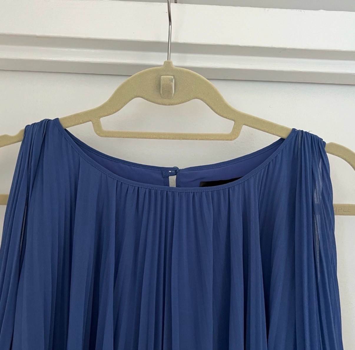 Perriwinkle Blue Max Mara Pleated Dress, Size 6, Excellent condition