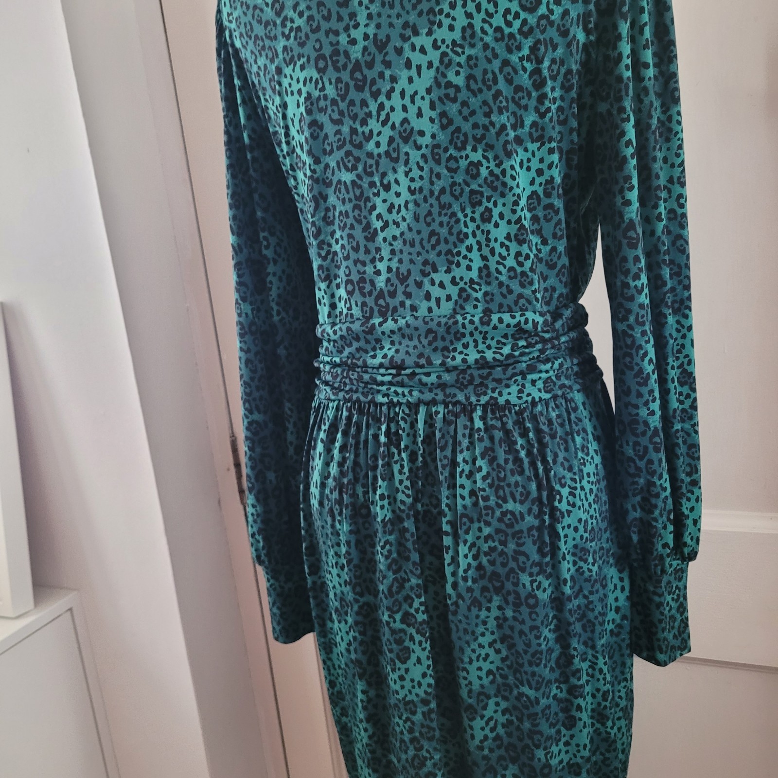 Jolie Moi Green Animal Print Jersey Dress V-neck Knee Length Pockets Size 14 Uk