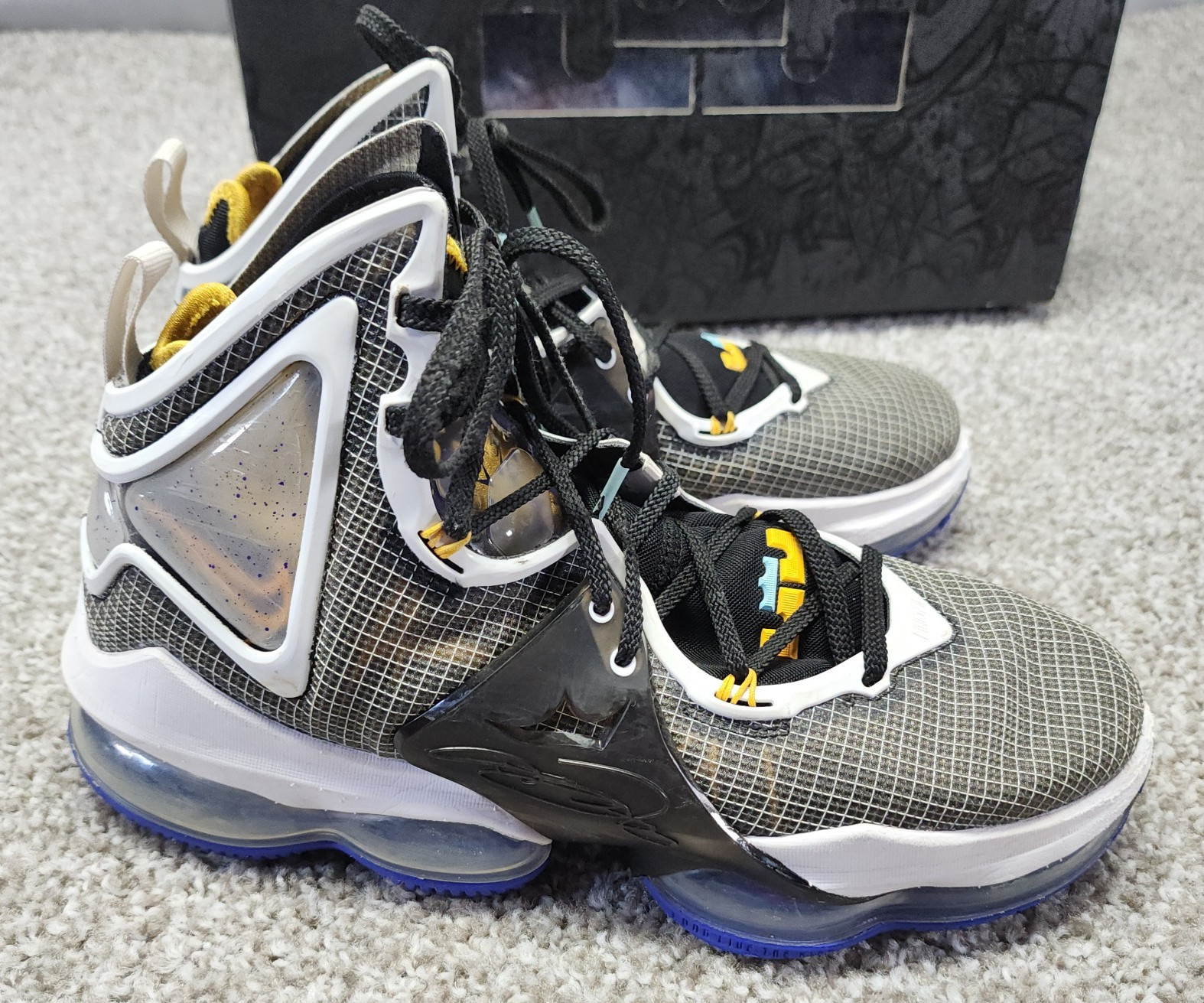 Nike LeBron 19 Hardwood Classic Laker Purple Gold Black Men Size 9.5