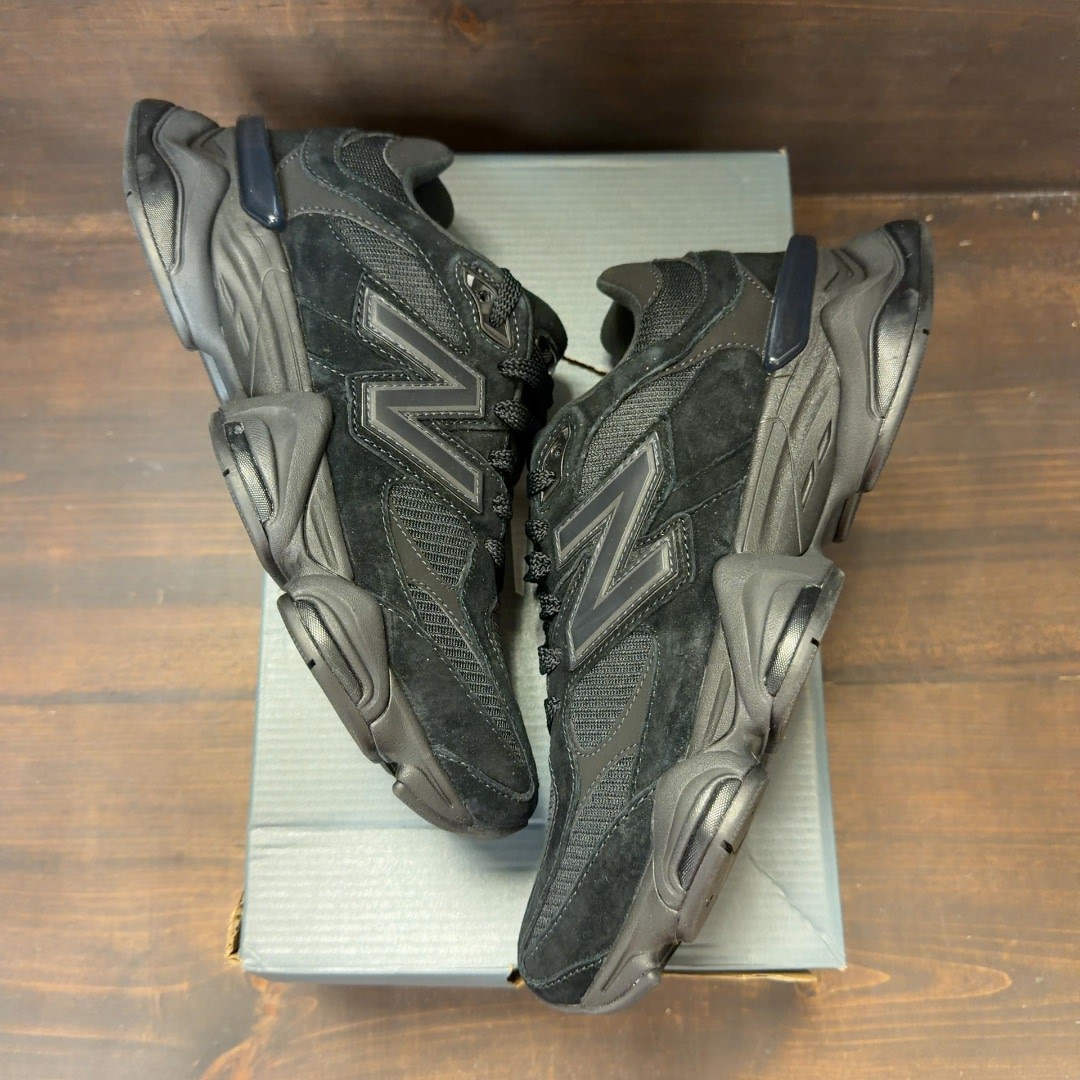 New Balance 9060 Triple Black (Pre-Owned) Size 8.5 (Damaged Box)