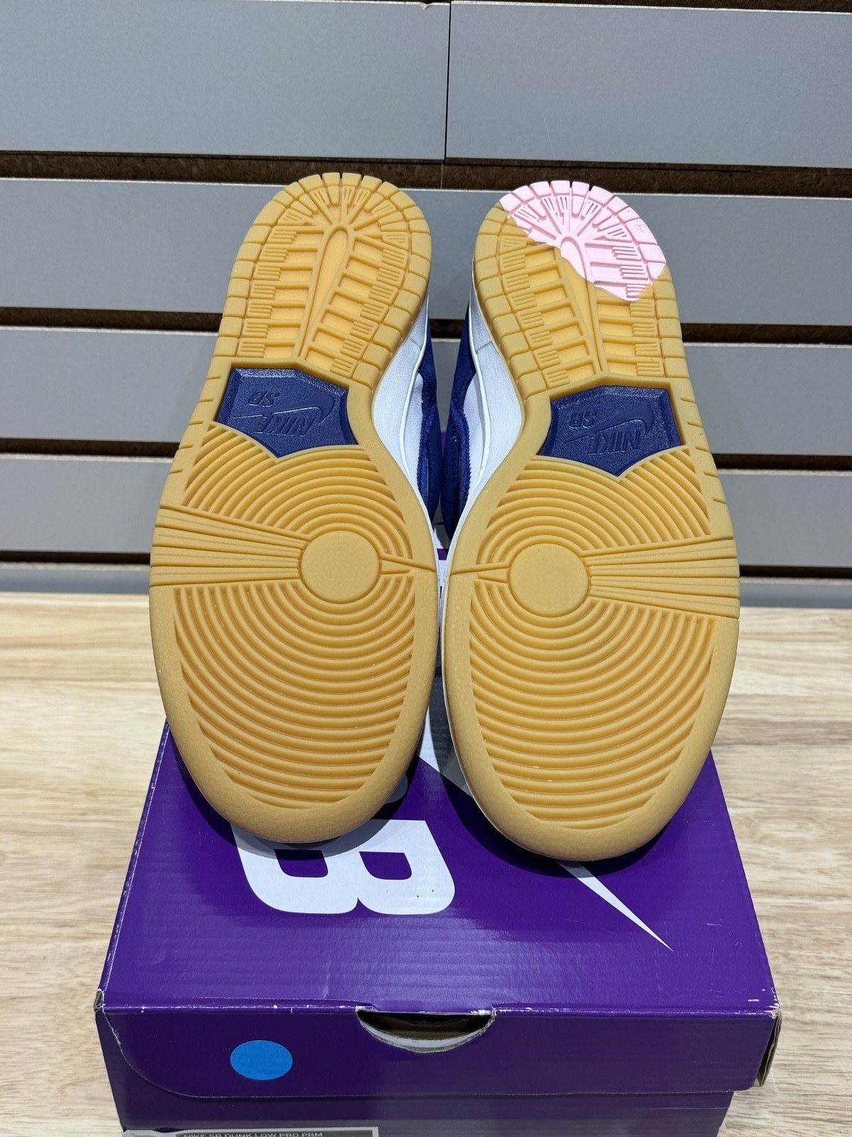 Size 8M/9.5W – Nike SB Dunk Low Los Angeles Dodgers Sz 8 DO9395-400