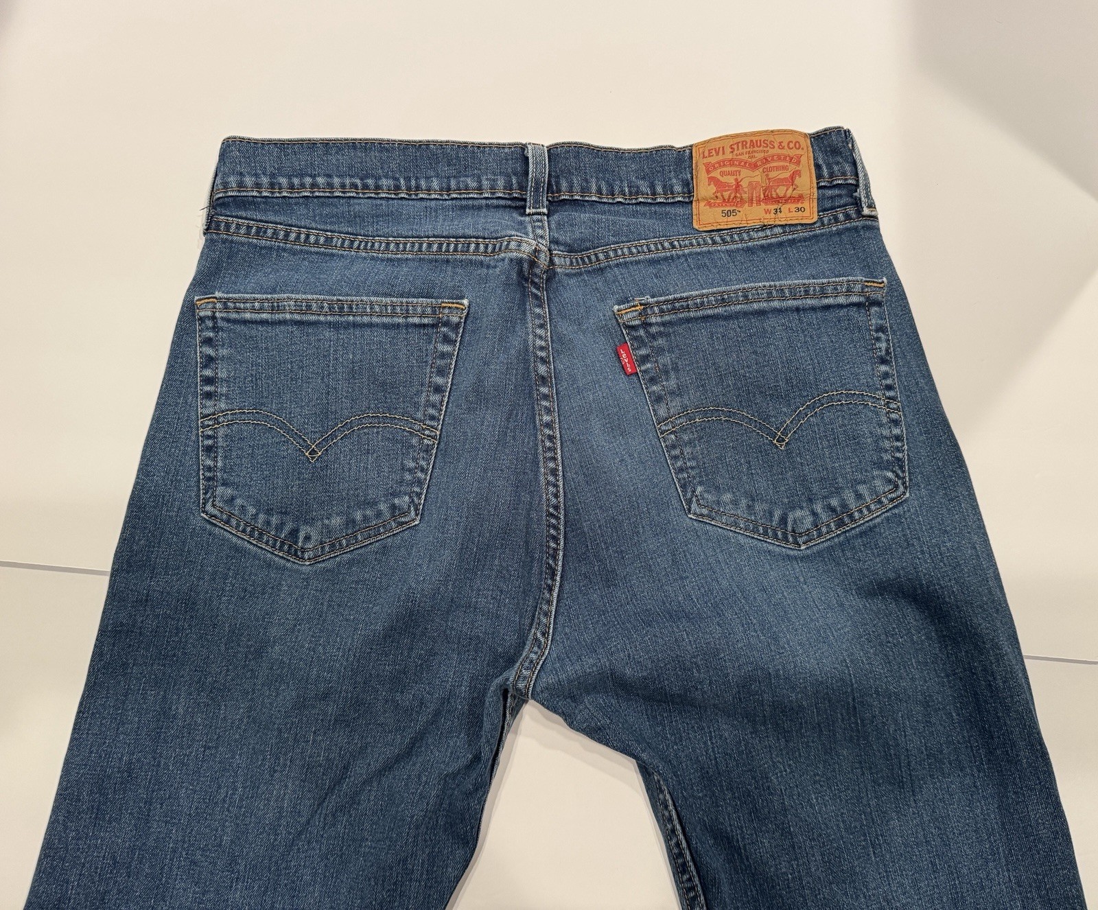 Levi’s 505 Regular Fit Straight Leg Jeans Mens Medium Wash Blue Denim Cotton