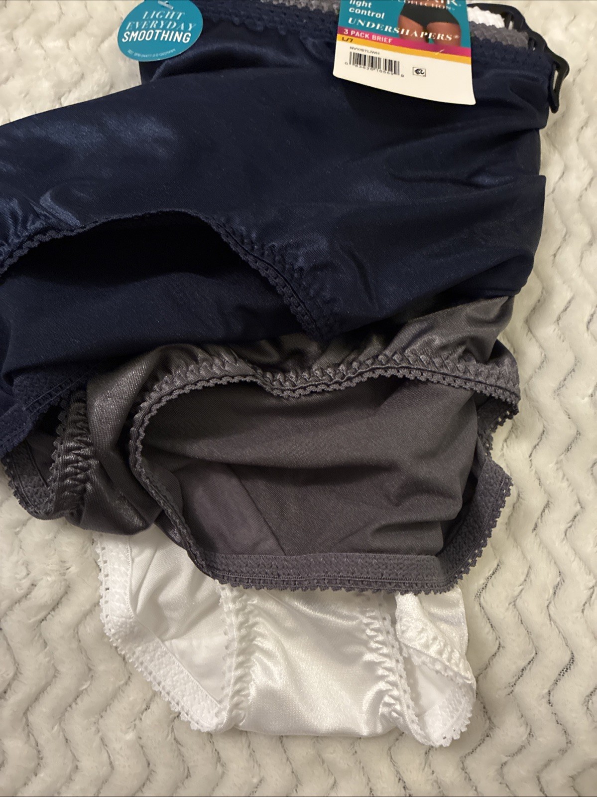 Vanity Fair~Radiant Collection~Light Control~Undershapers~3-Pack Briefs~L/7~NWT
