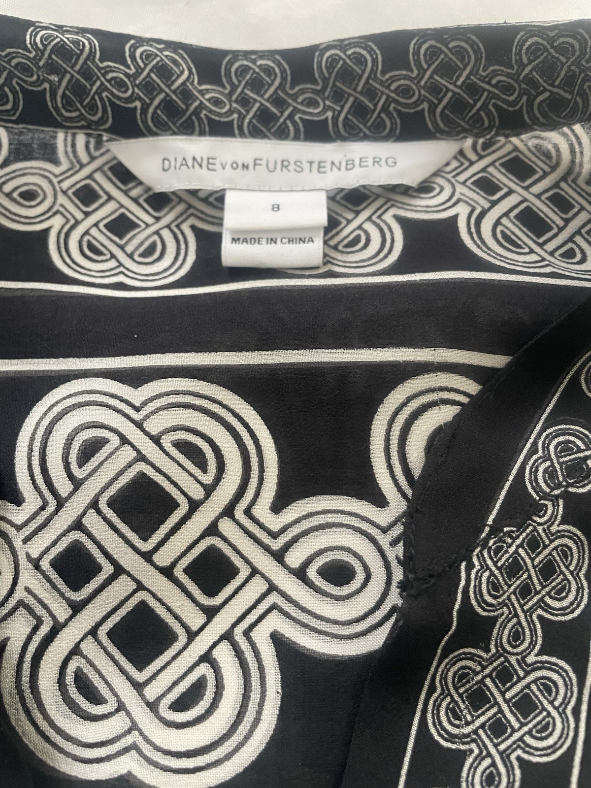 Diane Von Furstenburg Sz 8 Silk Harlow Blouse Black White Knot Pattern Classy,