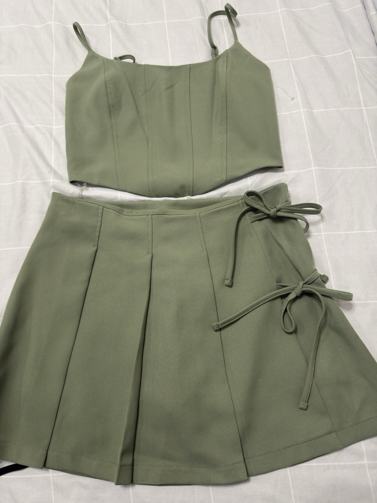 Women’s Green 2-Piece Cami & Skirt Set S Smocked Square Neck Tie