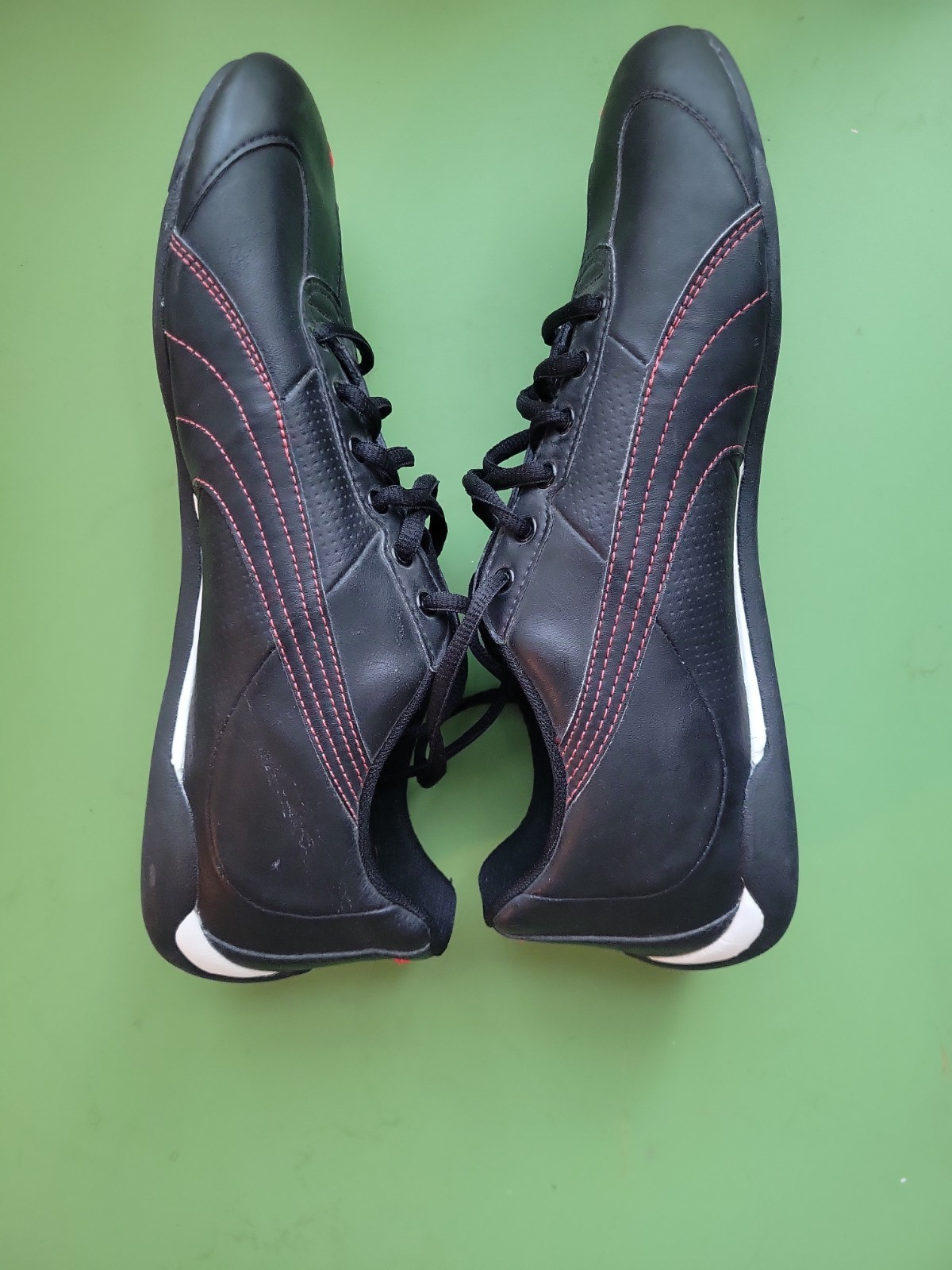 Puma Model 303389 10 REPLI CAT Leather SIZE 9.5 Black With Red Stitching