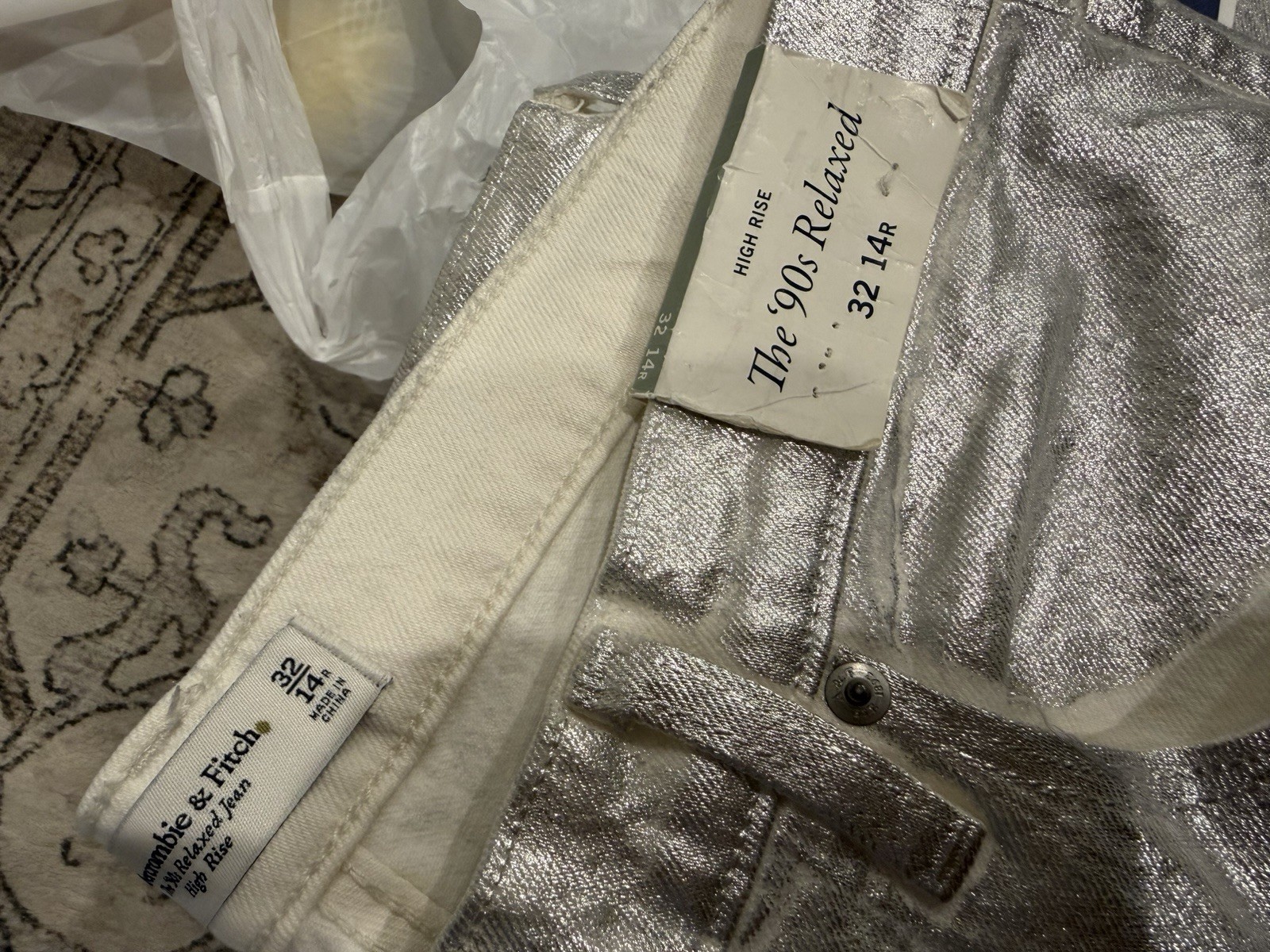 Abercrombie & Fitch Women’s The 90s Relaxed Silver Vegan Pants Size 32/14 R