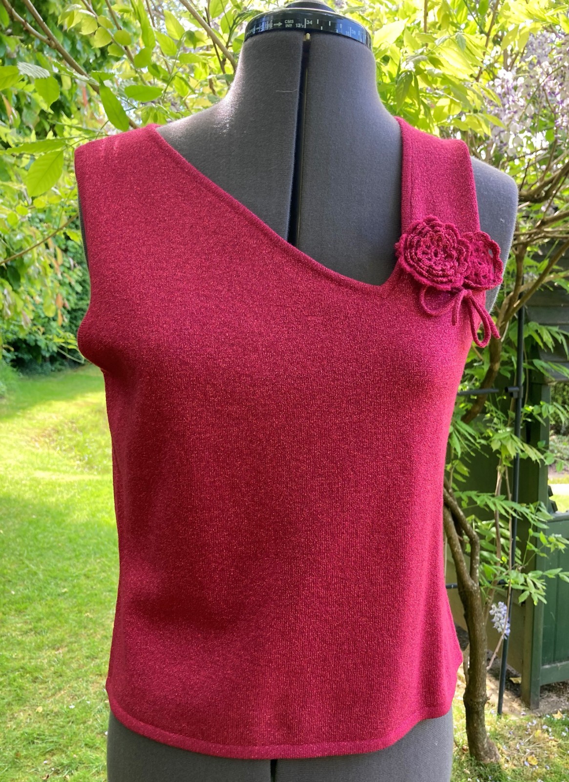 Dorothy Perkins Red Glitzy Sleeveless Top Size 14 Small Fit Floral Detail
