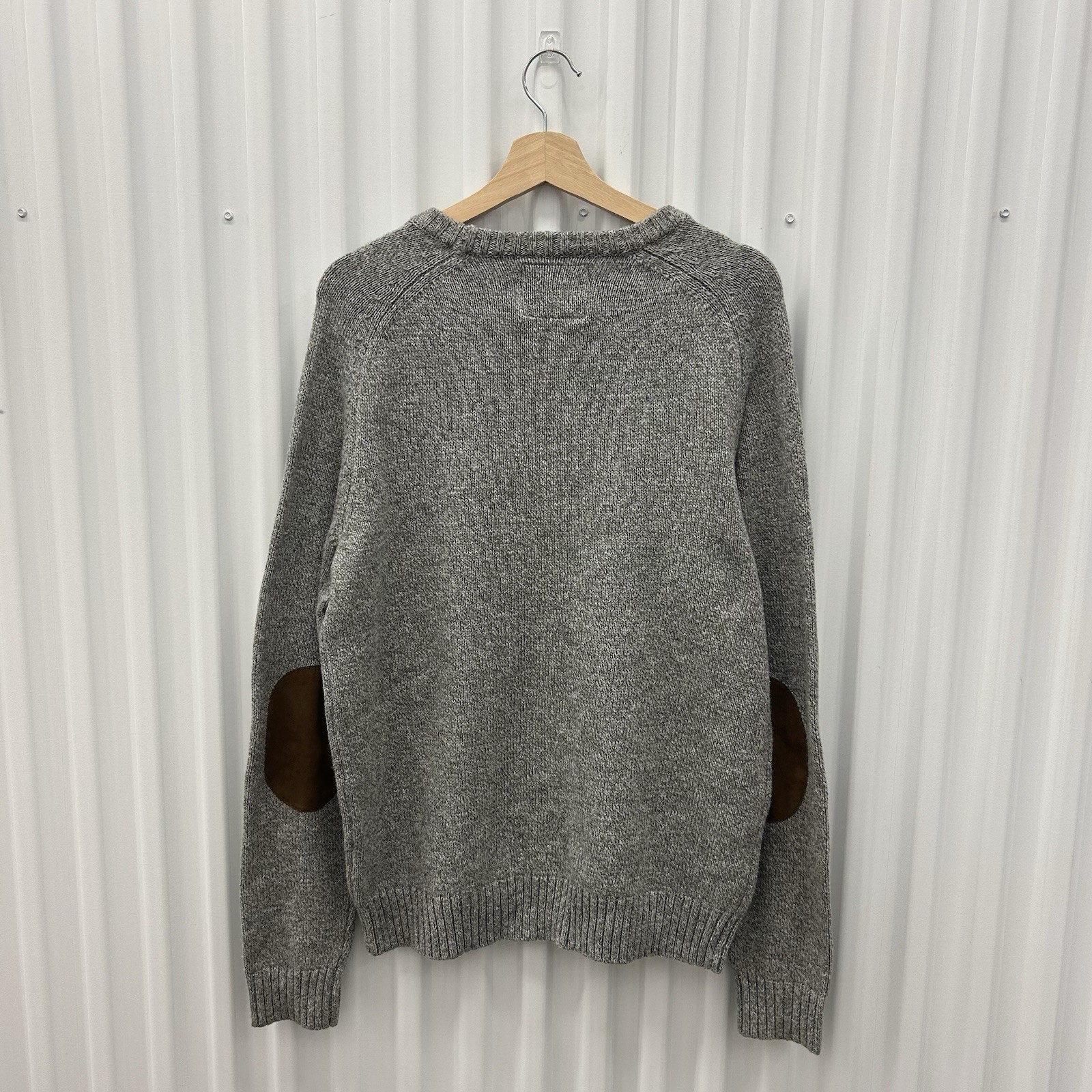 F/W 2013 American Eagle Casual Knit Grey Sweater with Elbow Patches Size L
