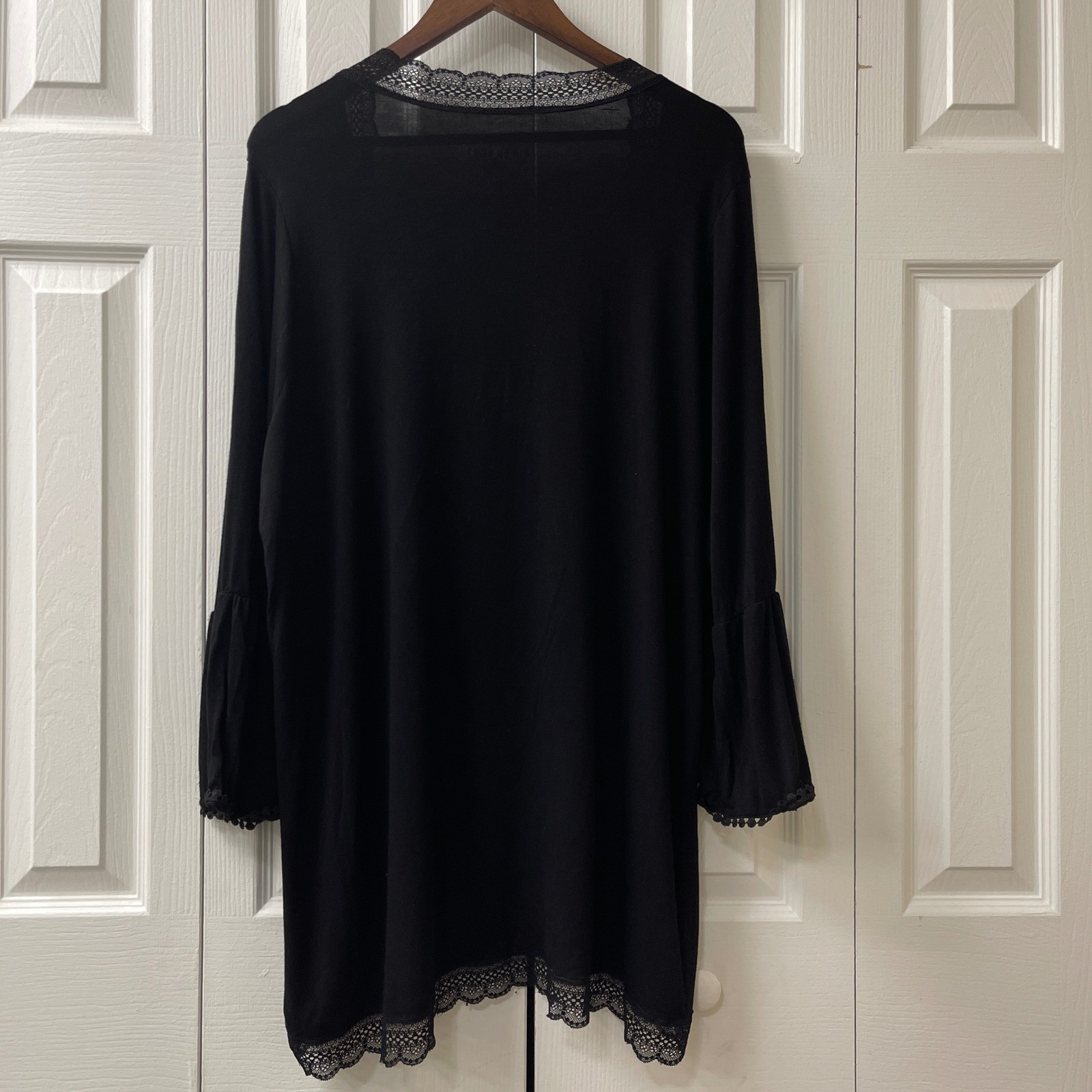 Torrid Cardigan Size 1 Black Super Soft Knit Lace Bell Sleeve Boho Romantic Goth