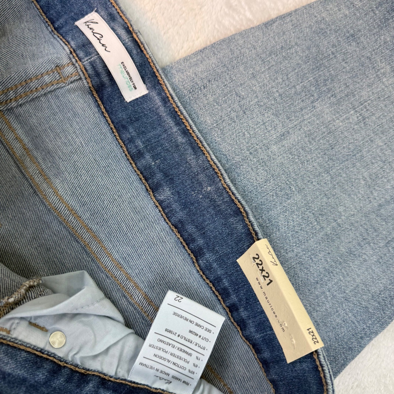 KanCan Maurices Plus Size 22W High Rise Capri Jeans Light Wash Denim 22×21 NEW