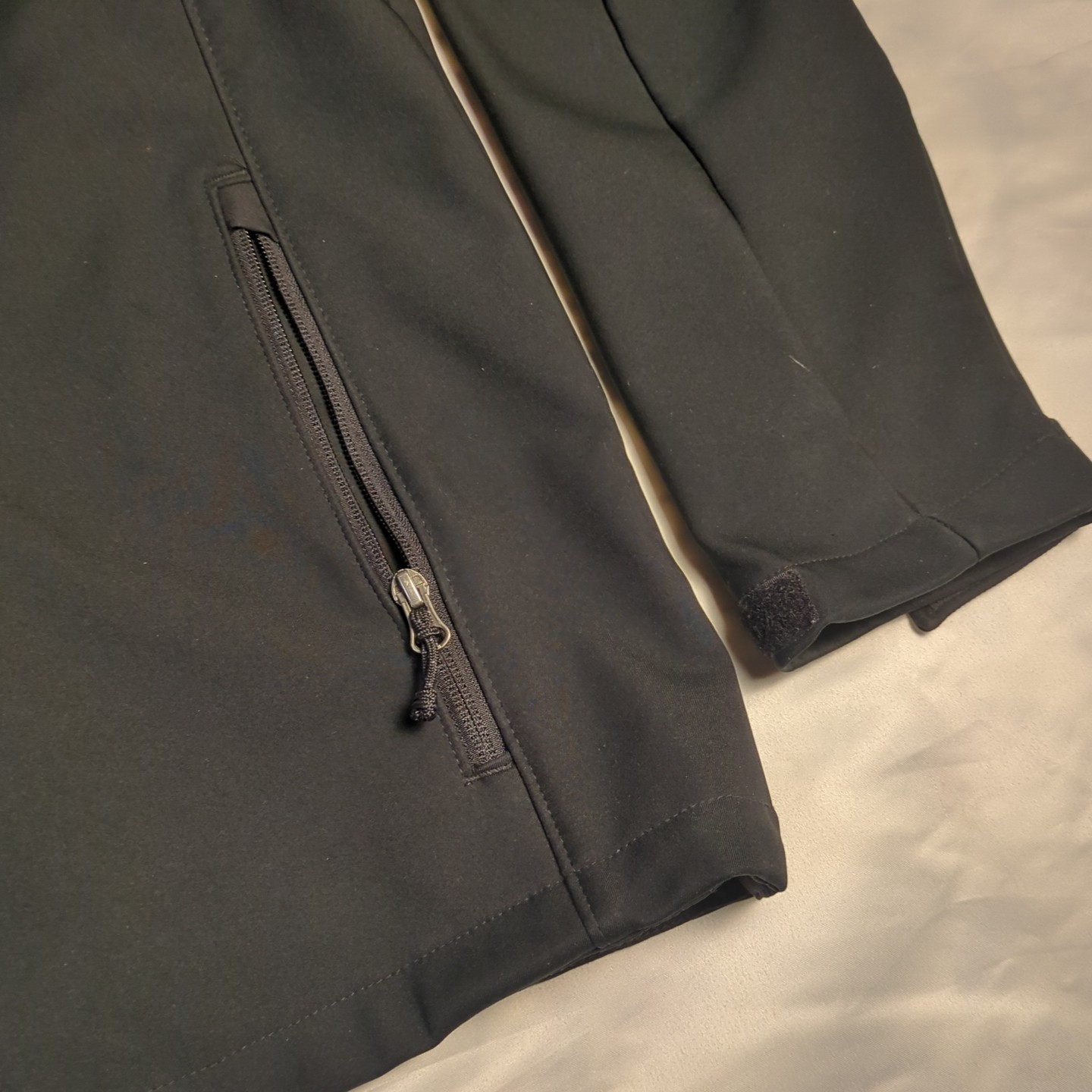Mens Size Medium Columbia Bowen Lake II Softshell Jacket Black Windbreaker