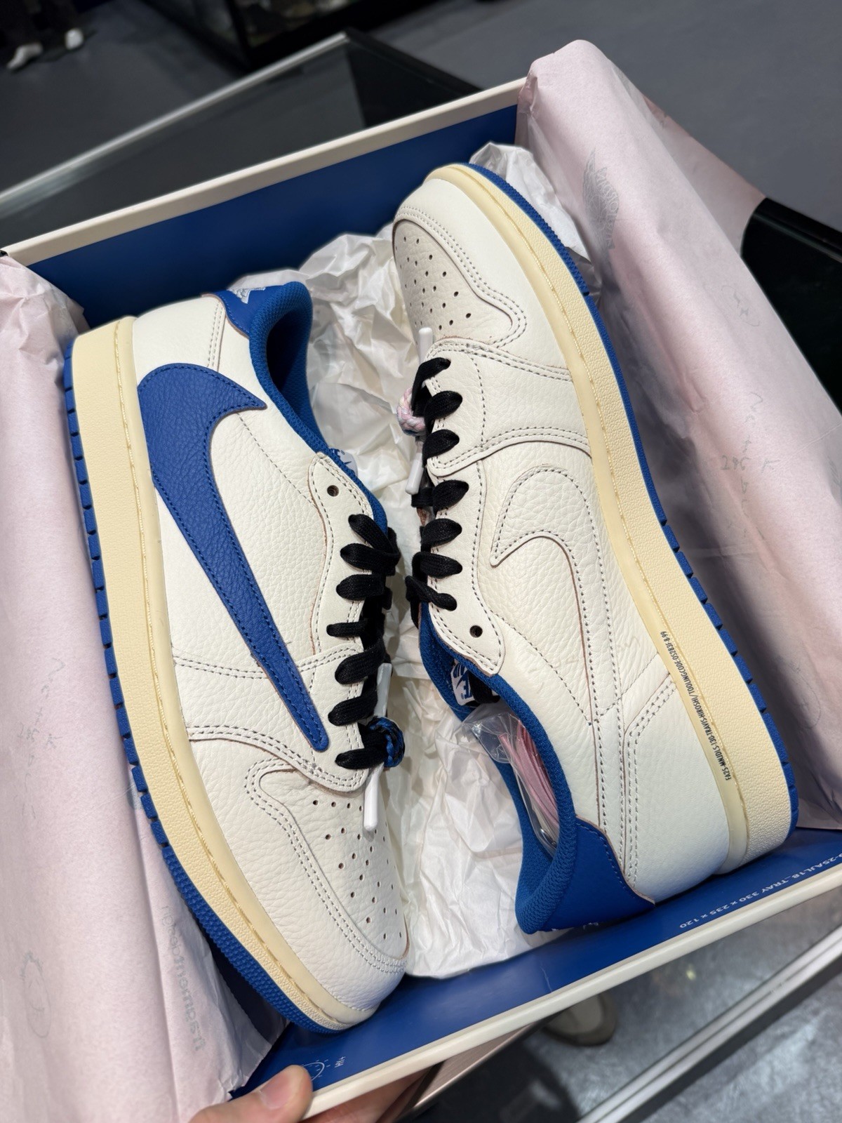 Size 11 – Fragment Design x Travis Scott x Air Jordan 1 Retro (DM7866 104)