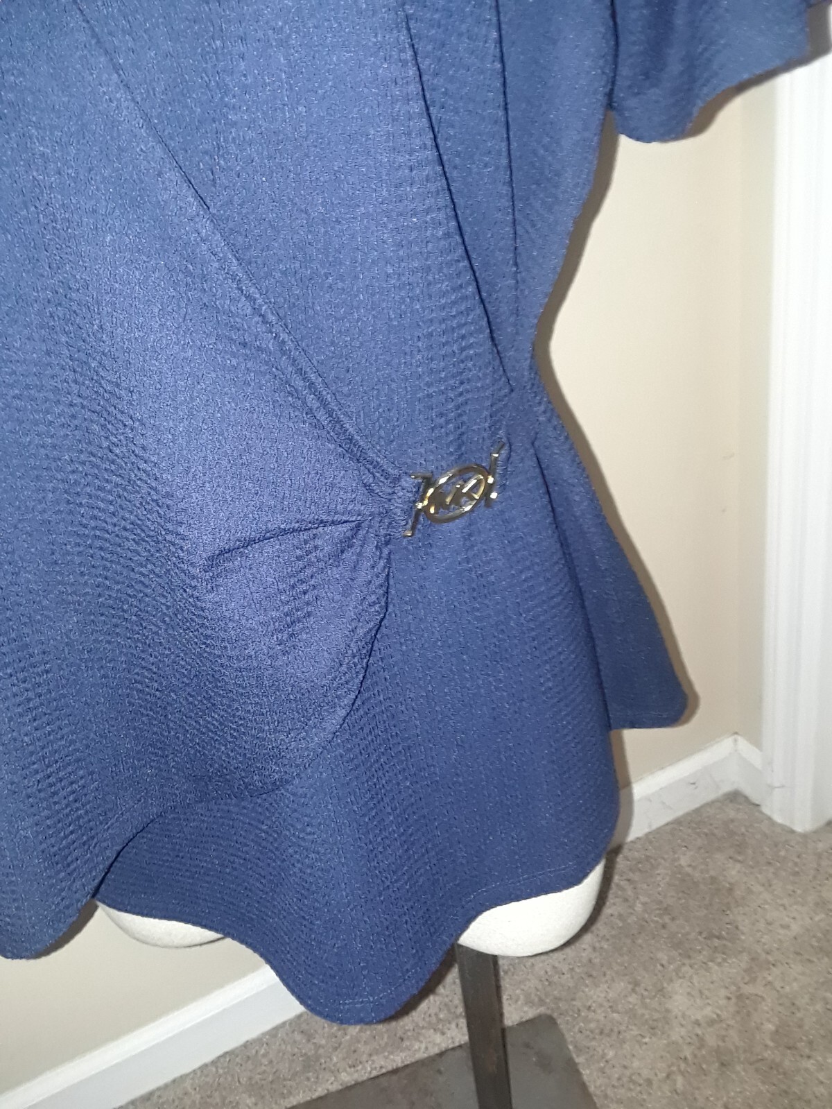 NWT Women’s Michael Kors Blue Faux Wrap with Gold Logo Emblem Blouse Top 1X $110