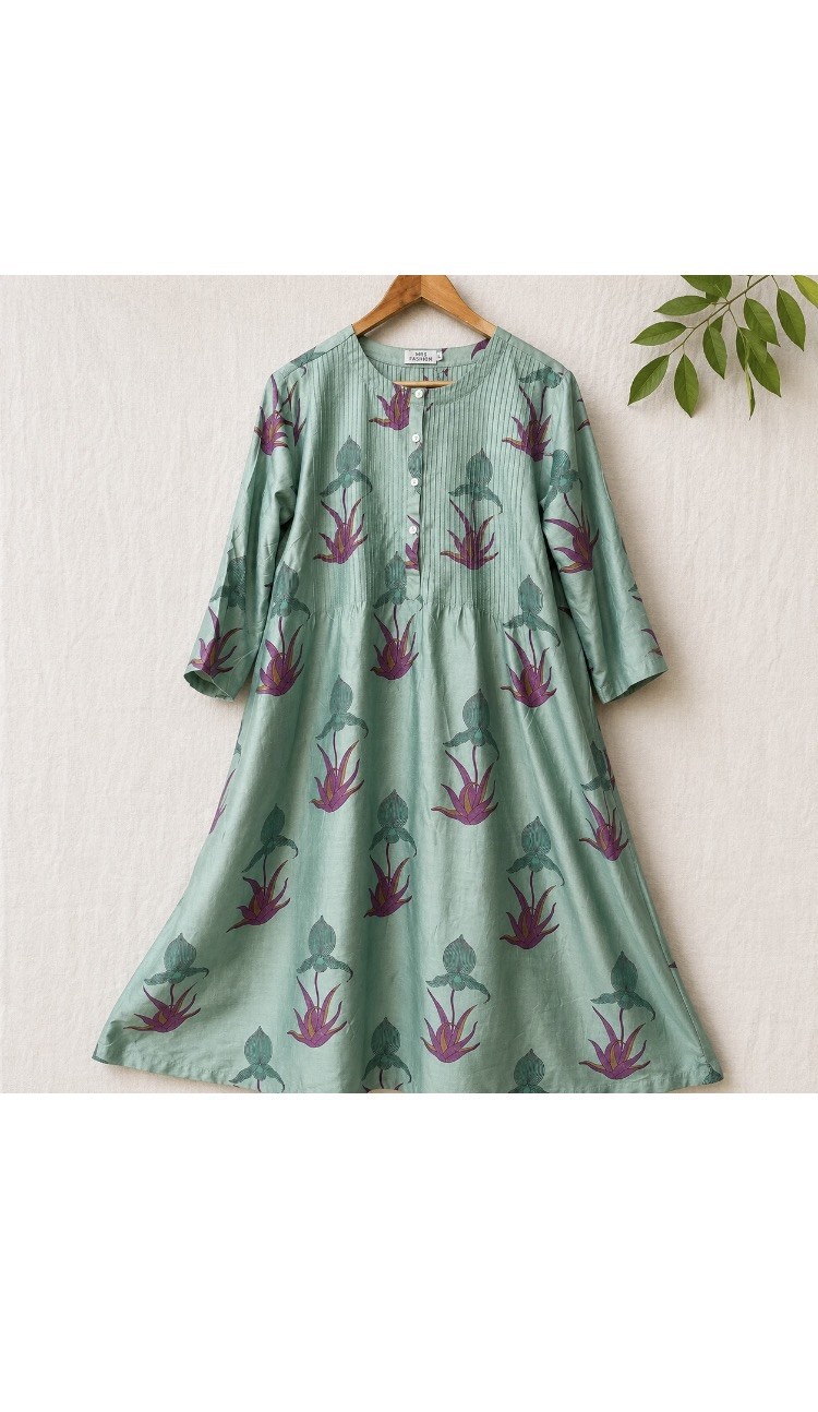 Women Cotton PantsSilk Blocks Printed Green Pin tuck Kurt-a dresses with Pockets