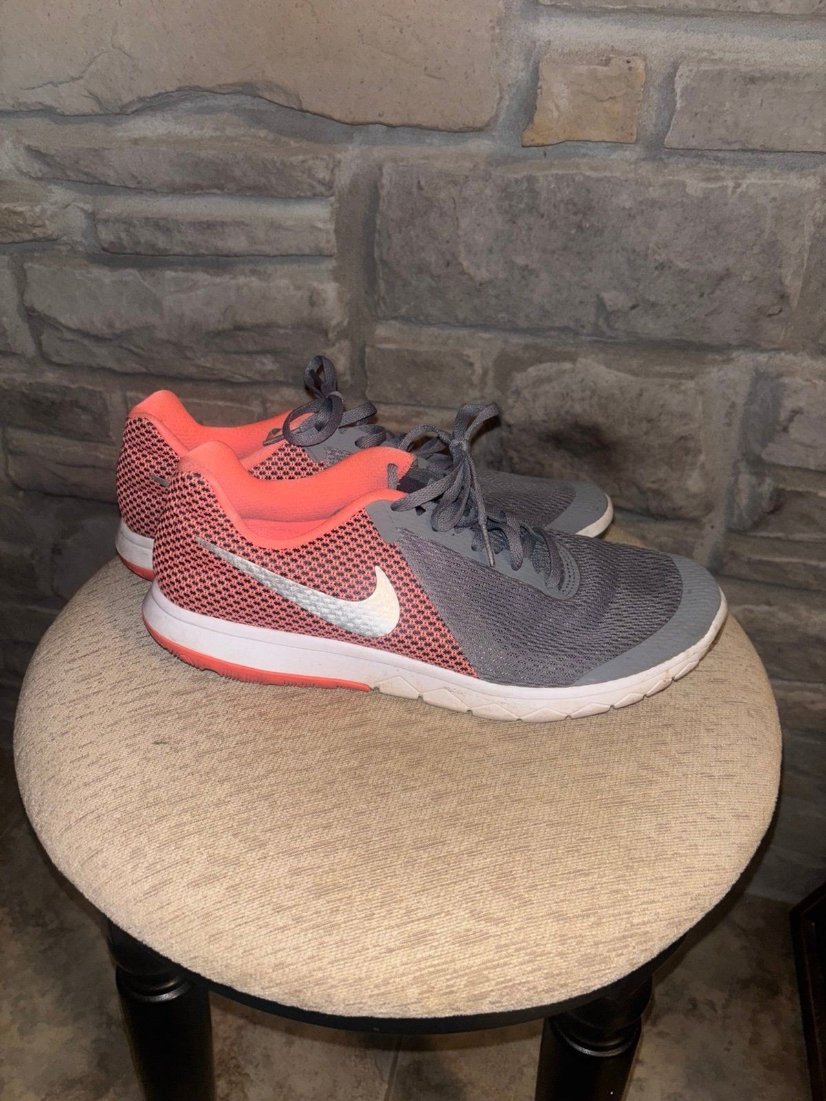 Nike Flex Experience Womens Running Shoes Gray/Coral Sz 9.5