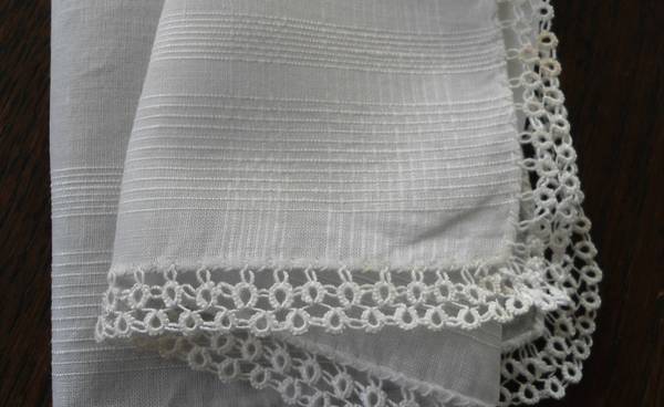 True Vintage Linen Handkerchief Tatted Lace Edge Hanky Trim Ivory USA