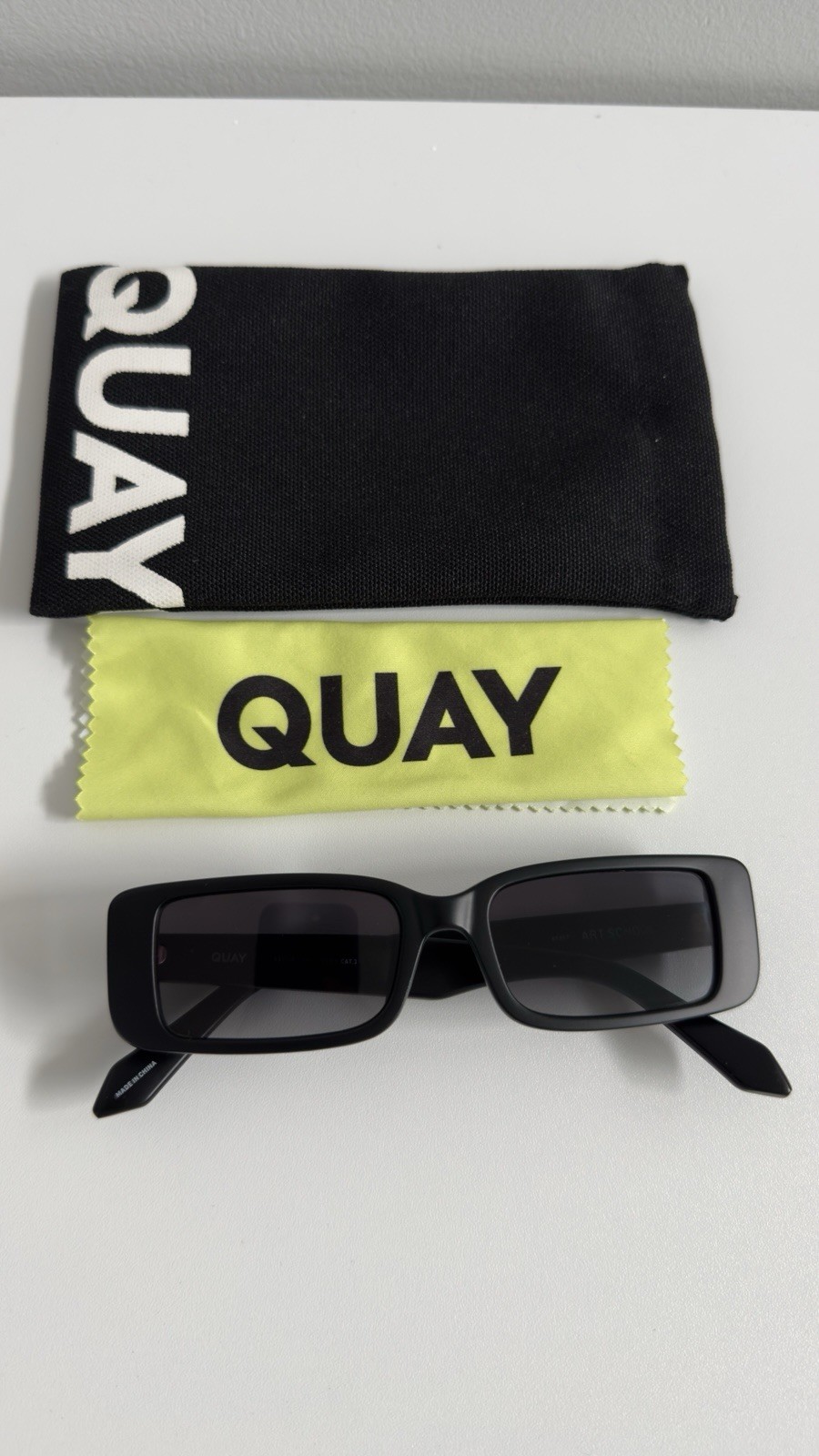 QUAY ART SCHOOL Womens Rectangle Sunglasses Black Frame Gray Tinted Lens UV400