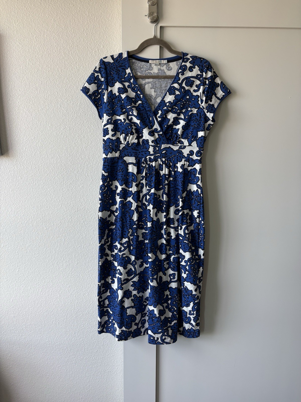 Boden Blue White Floral Fit & Flare Midi Dress Short Sleeve V-Neck