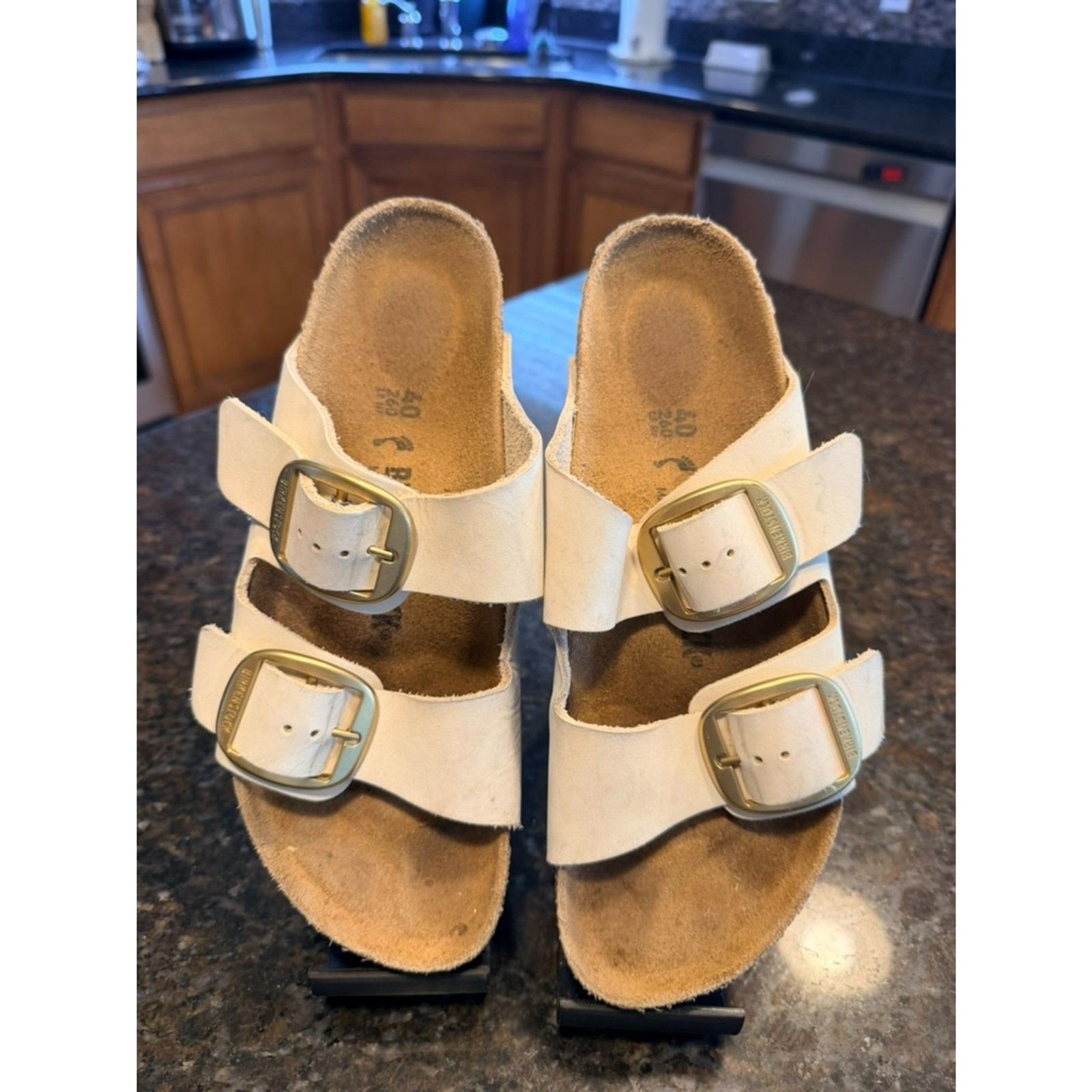irkenstock Arizona Big Buckle Sandals – Cream Nubuck Leather – EU40N (L9/M7) EUC