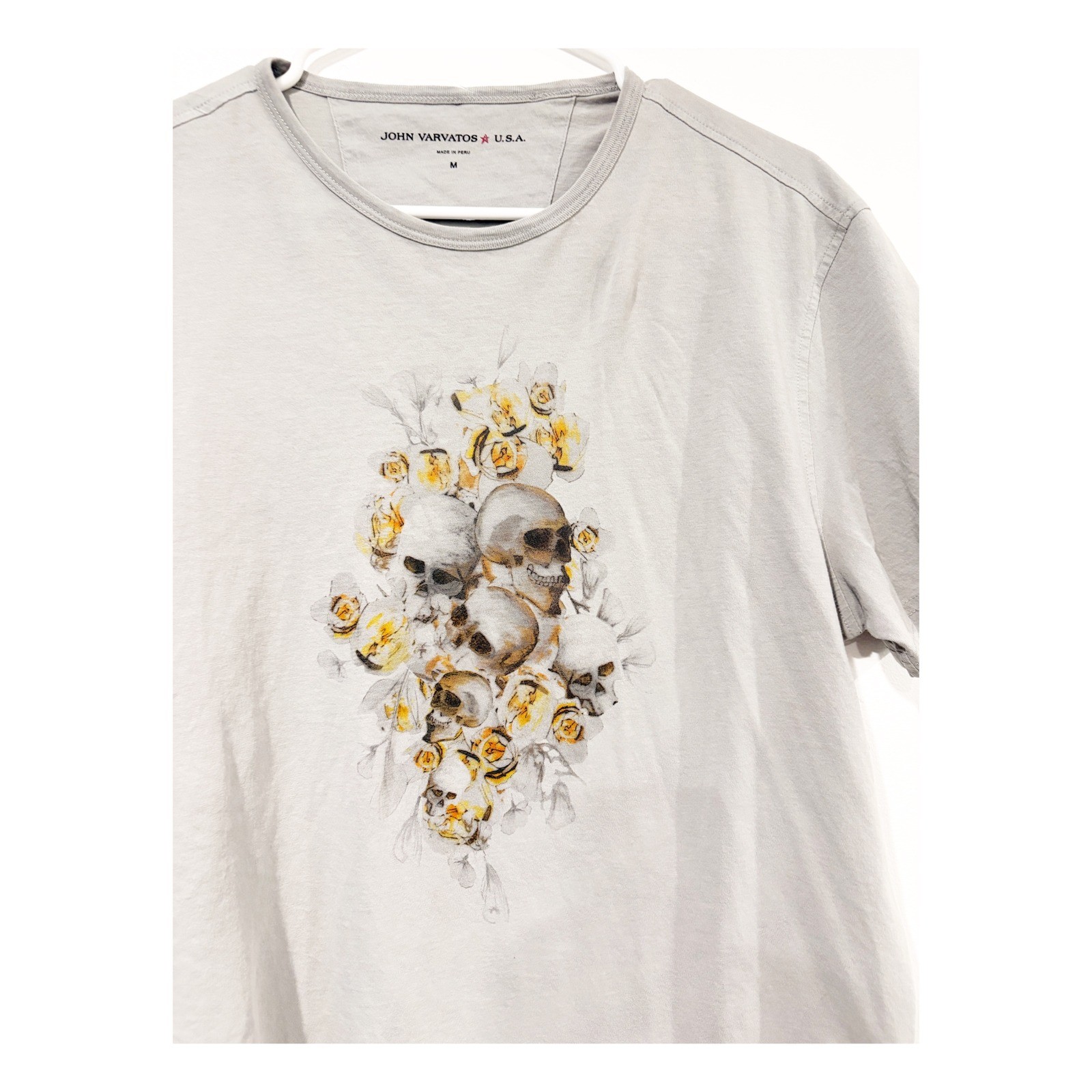 John Varvatos USA Gray Skull and Yellow Rose Graphic T-Shirt Size M