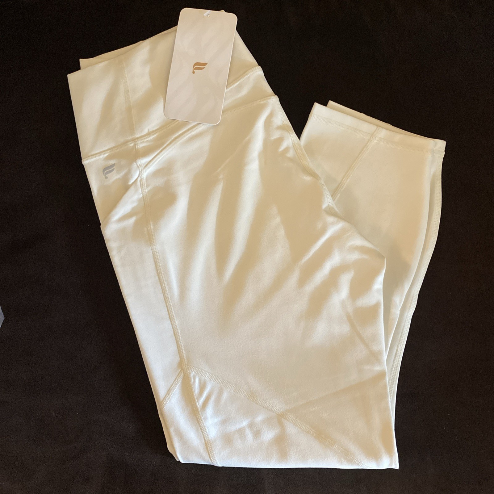 *NWT* FABLETICS SUGAR Oasis High Waisted Women’s Pocket Capri Leggings — Large