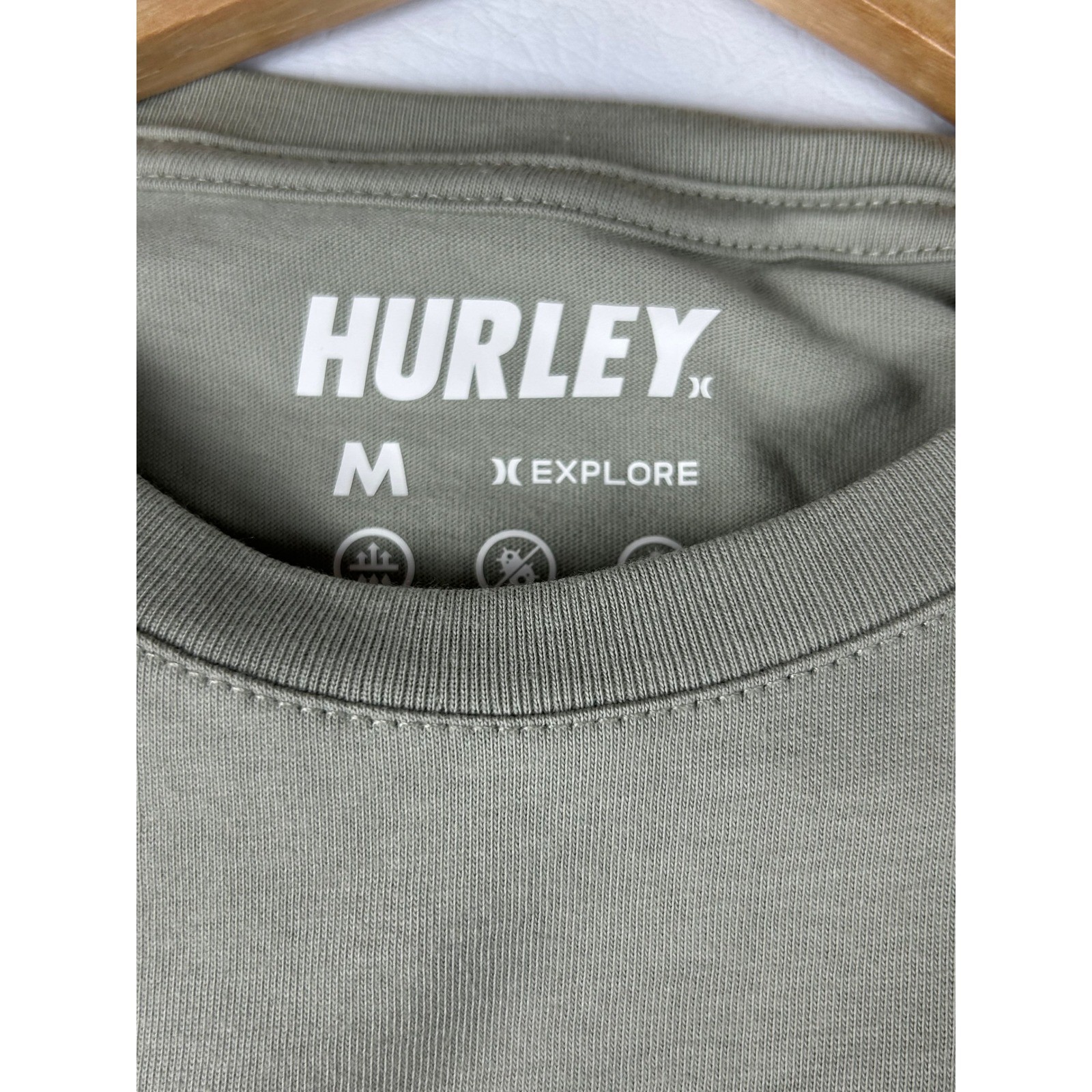 NNWT Hurley Men Explore Shirt Medium Gray Green Outdoor Adventure Streetwear Tee
